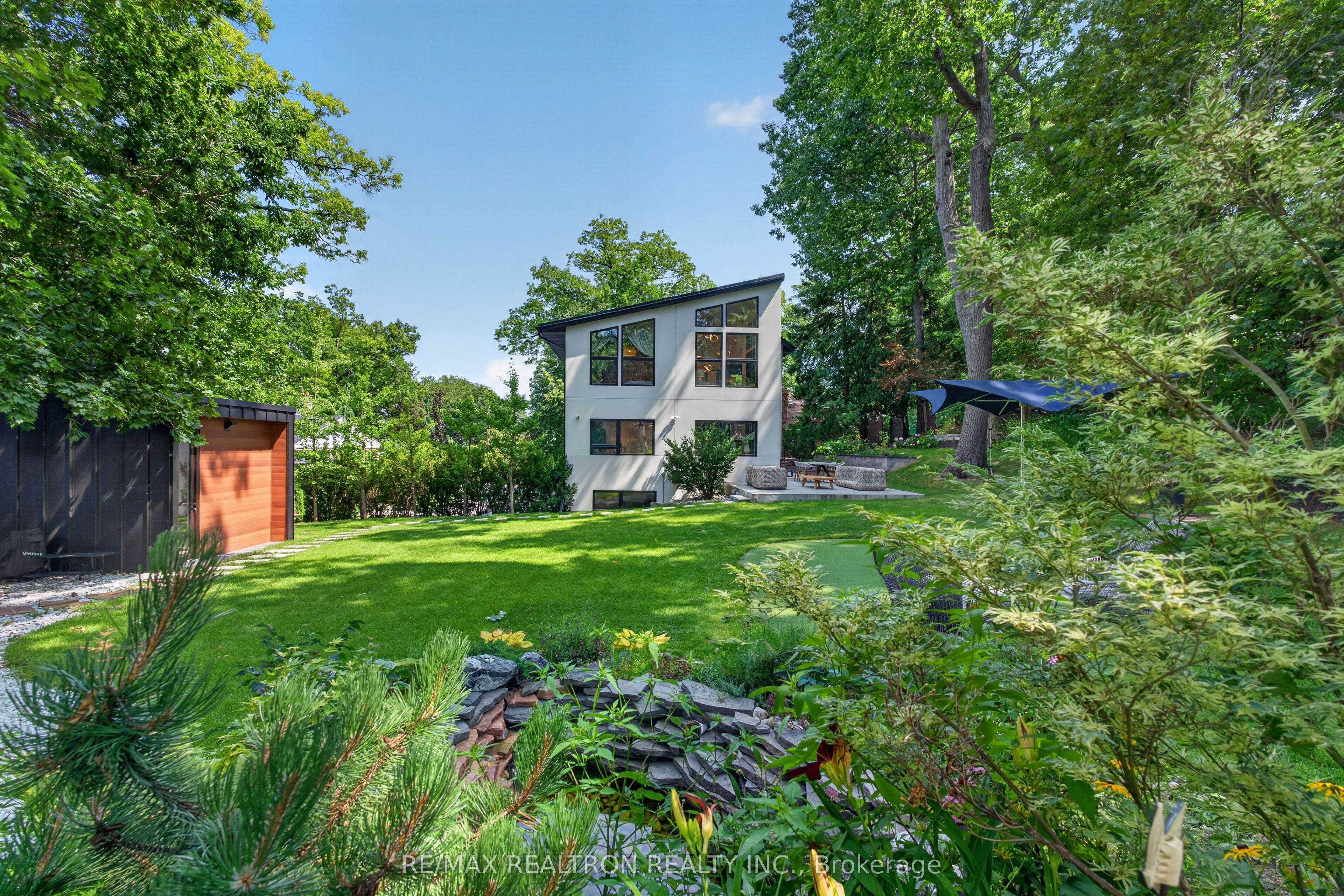8 Breezewood Drive, Toronto, ON M8Y 2C1 photo 4