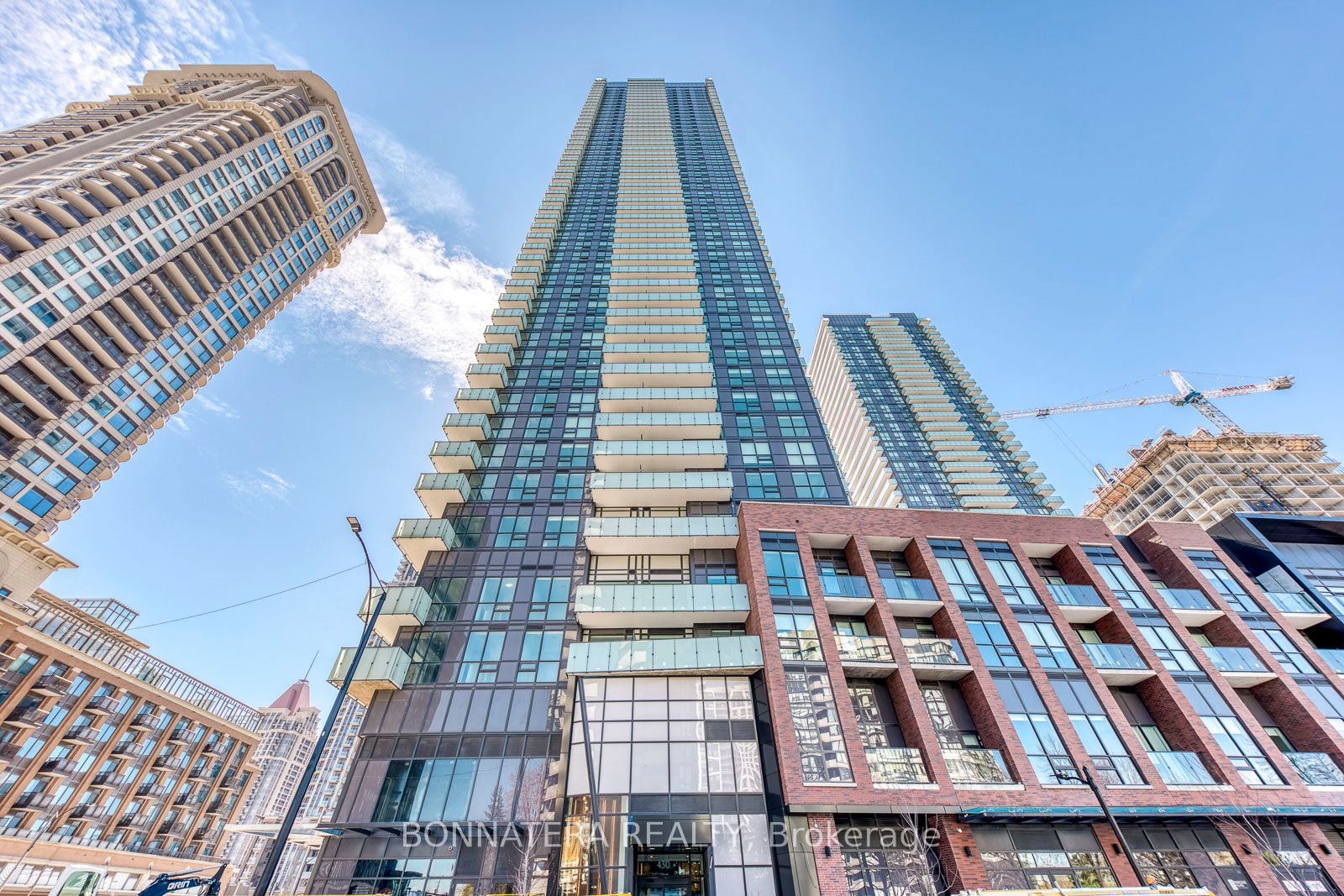 430 Square One Drive W 3008, Mississauga, ON L5B 0L6