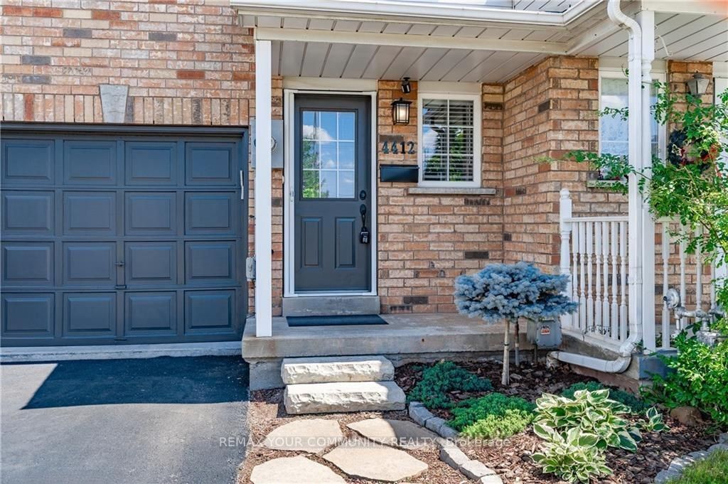 4412 Fairview Street, Burlington, ON L7L 6S8 photo 2