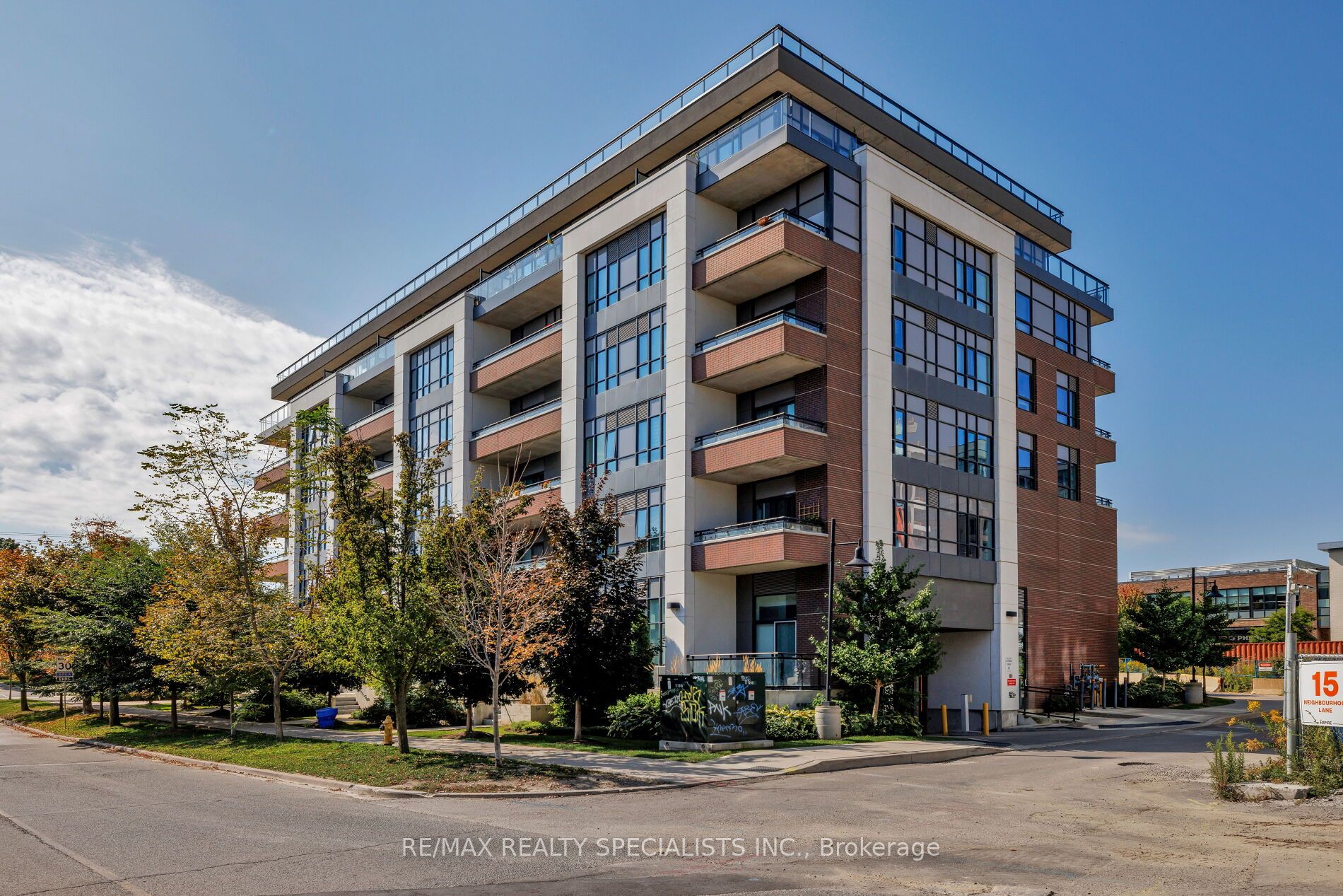 1 Neighbourhood Lane 505, Toronto, ON M8Y 0C7