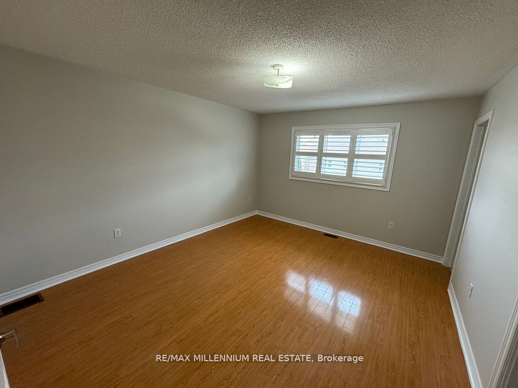 23 Calderstone Drive S, Brampton, ON L6P 2A4 photo 5