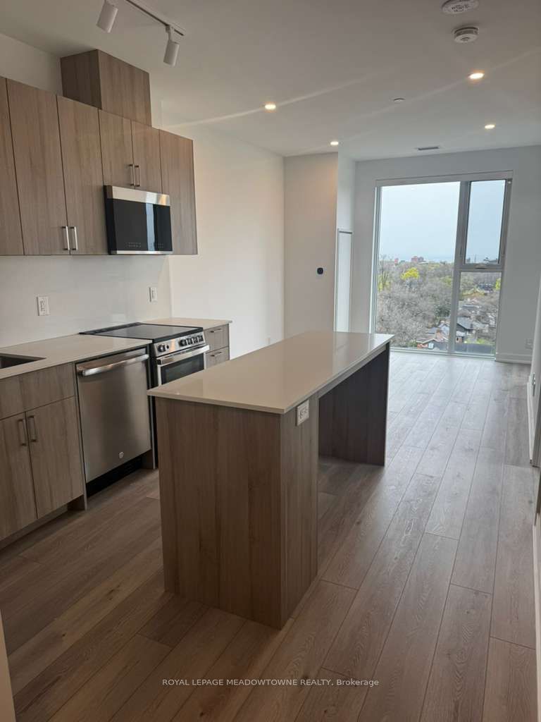 1660 Bloor Street W 1210, Toronto, ON M6P 0C6 photo 4