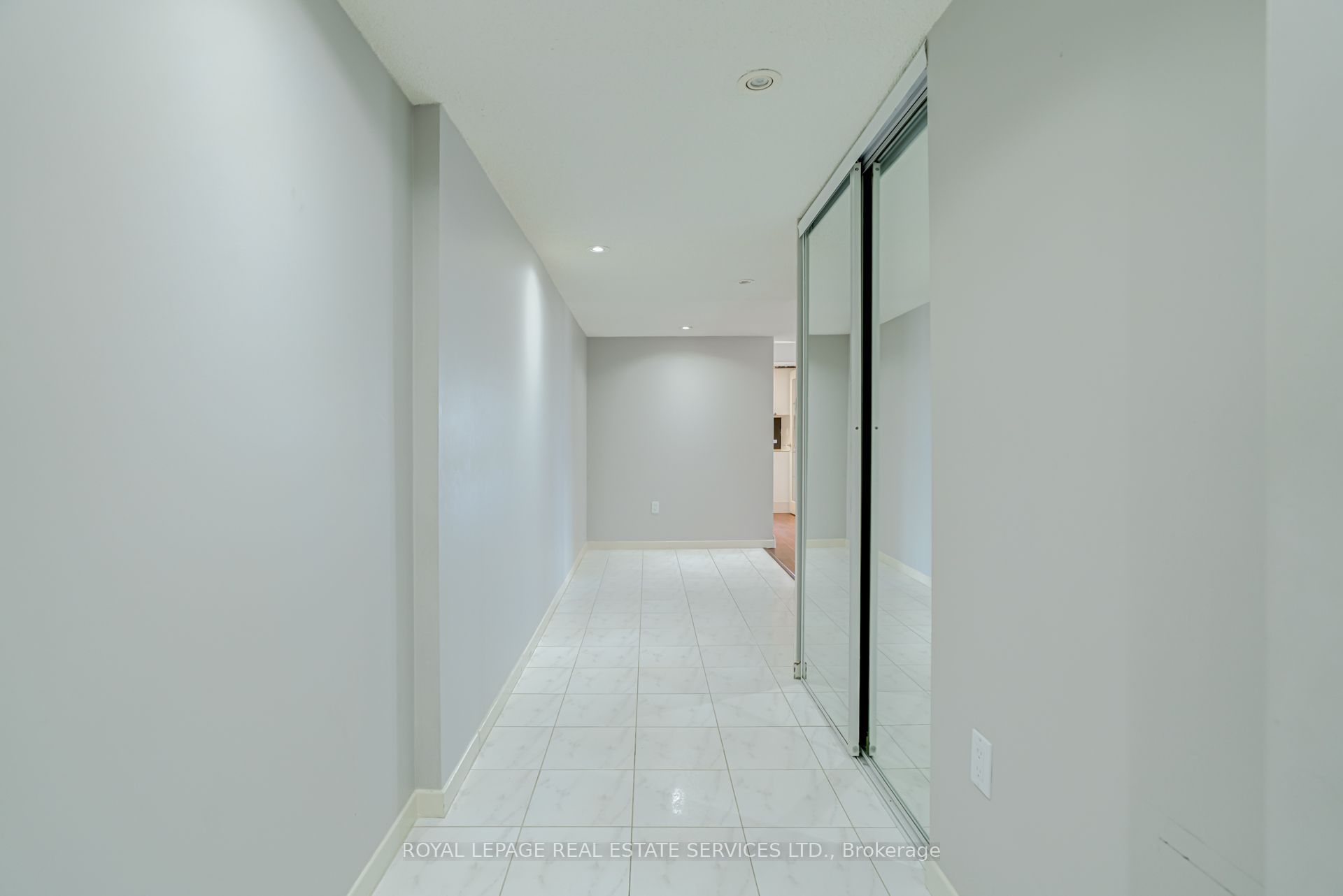 2045 Lake Shore Boulevard W 1610, Toronto, ON M8V 2Z6 photo 5