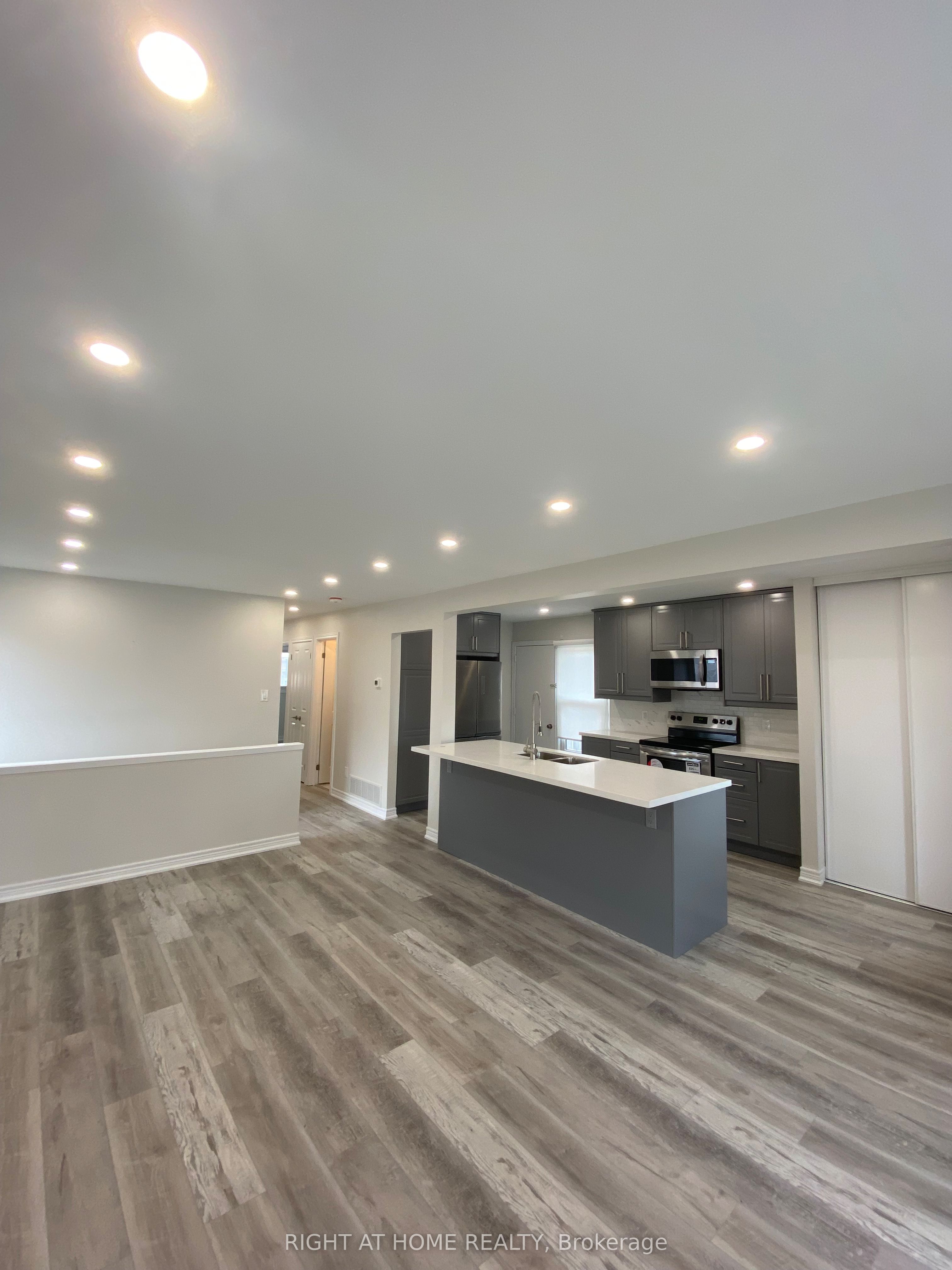 118 Avening Drive, Toronto, ON M9V 4E6 photo 5