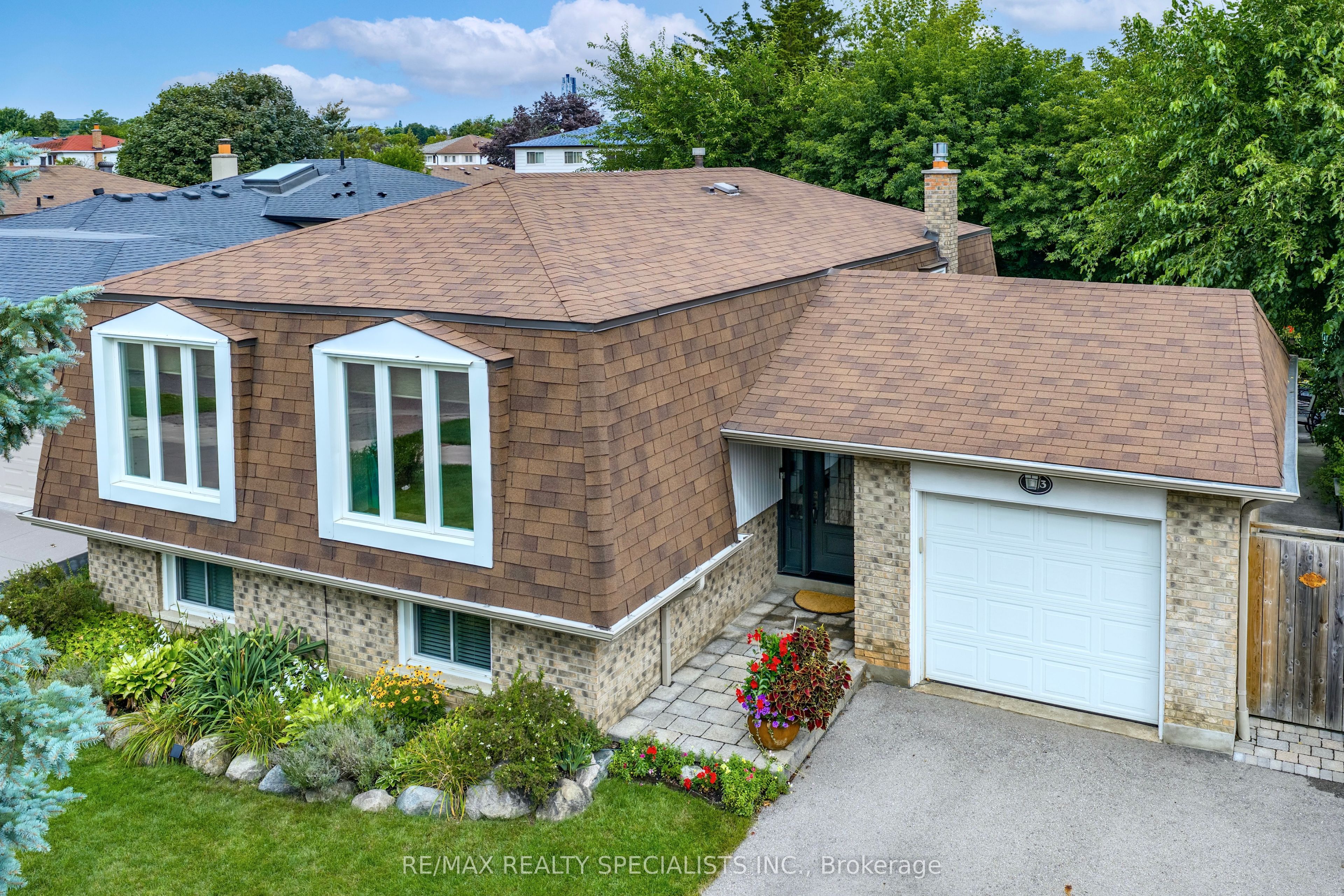 293 Louis Drive, Mississauga, ON L5B 1Z2 photo 2