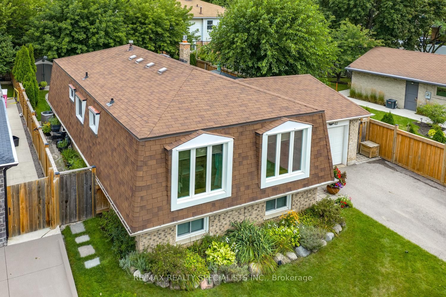 293 Louis Drive, Mississauga, ON L5B 1Z2 photo 3
