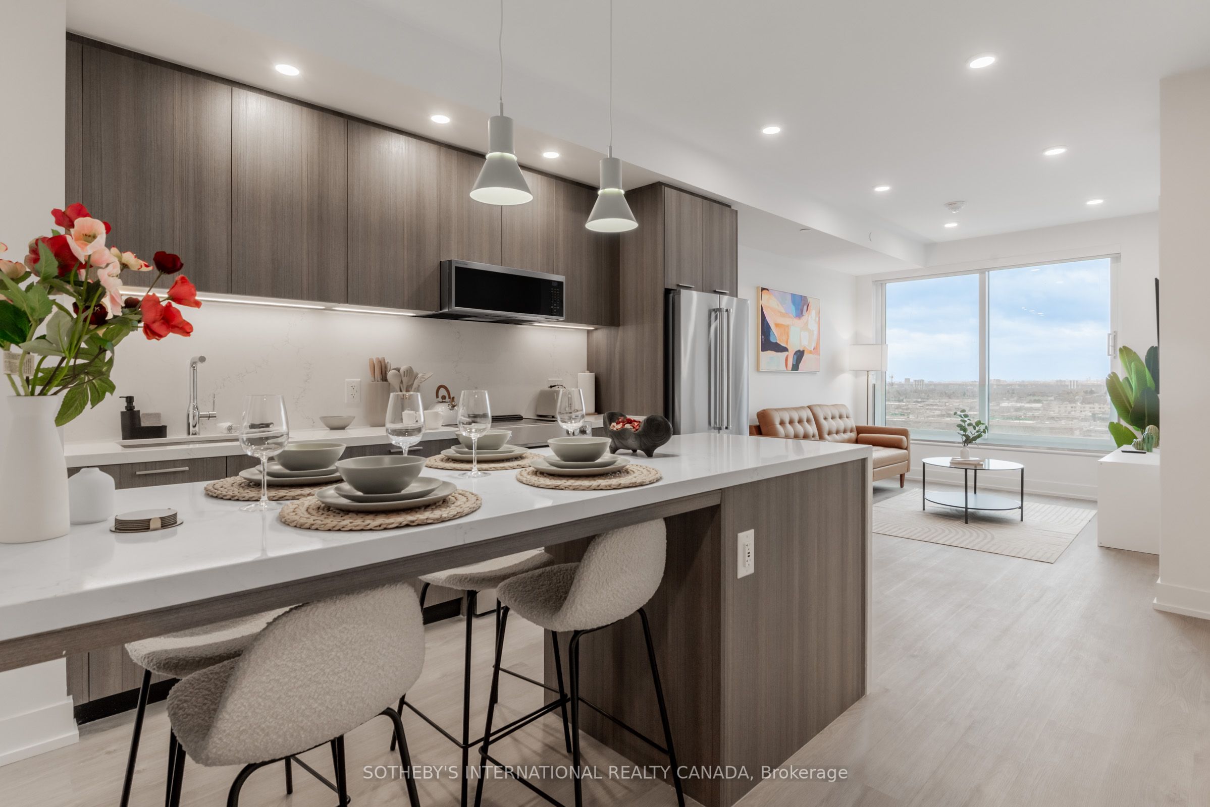 29 York Garden Way 1706, Toronto, ON M6A 2V1 photo 3