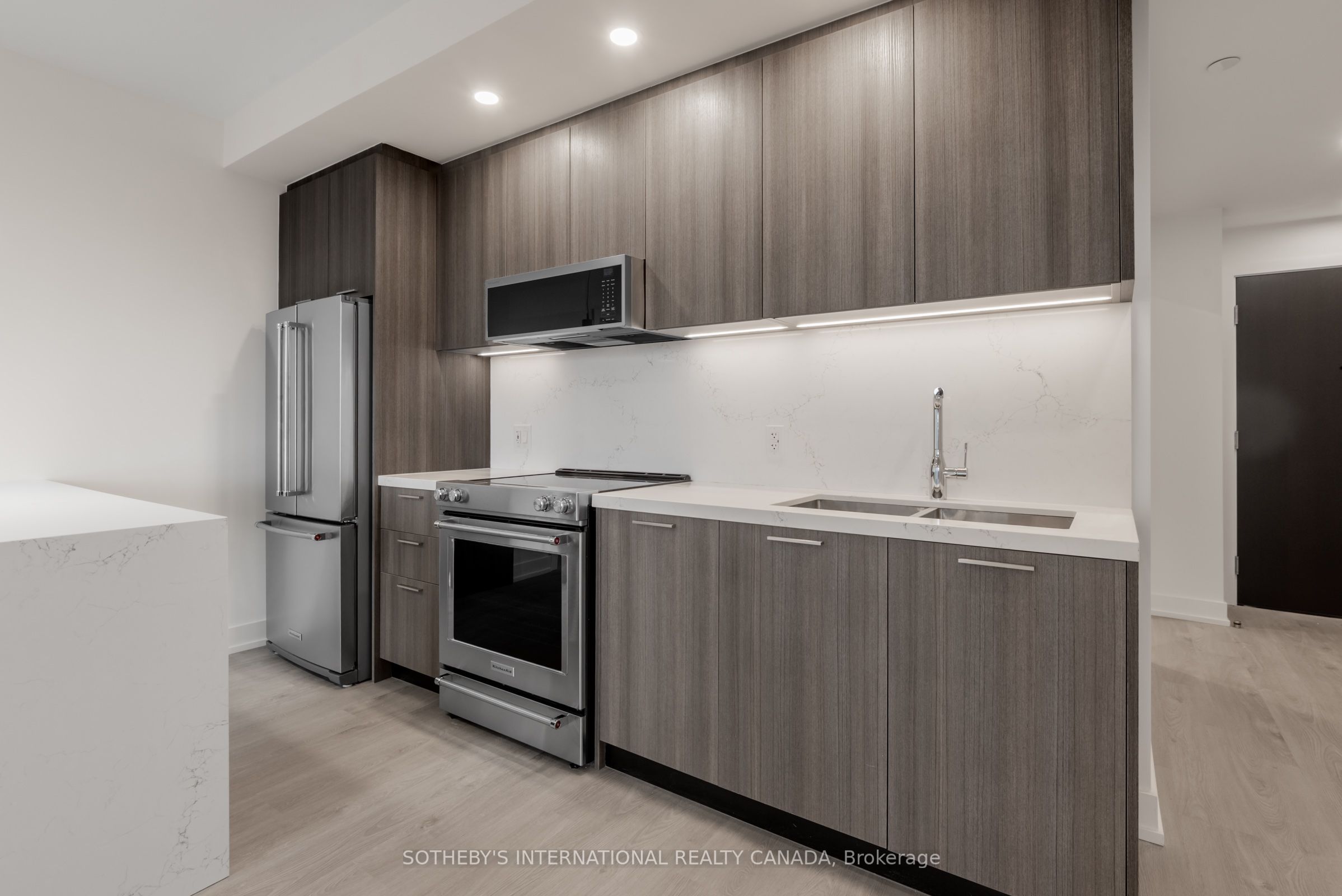 29 York Garden Way 903, Toronto, ON M6A 2V1 photo 2
