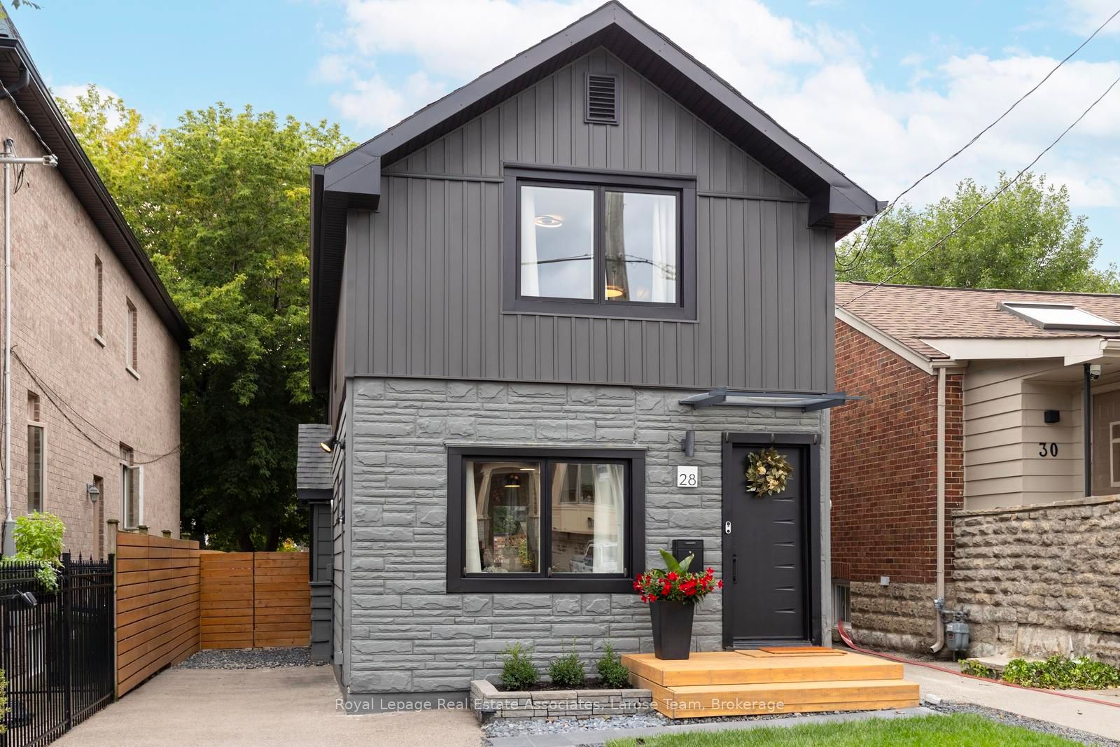 28 Thirtieth Street, Toronto, ON M8W 3B6 photo 2