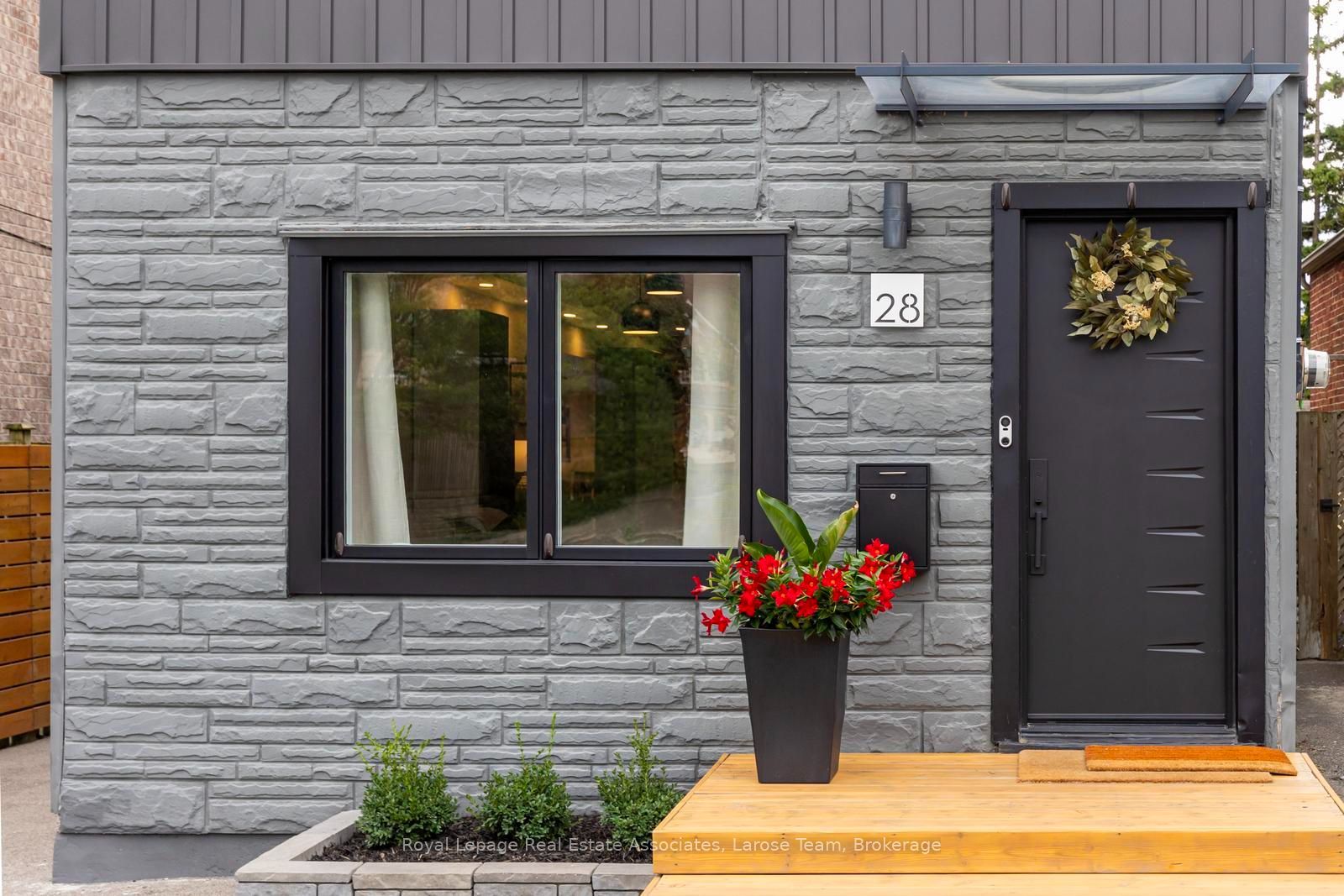 28 Thirtieth Street, Toronto, ON M8W 3B6 photo 3