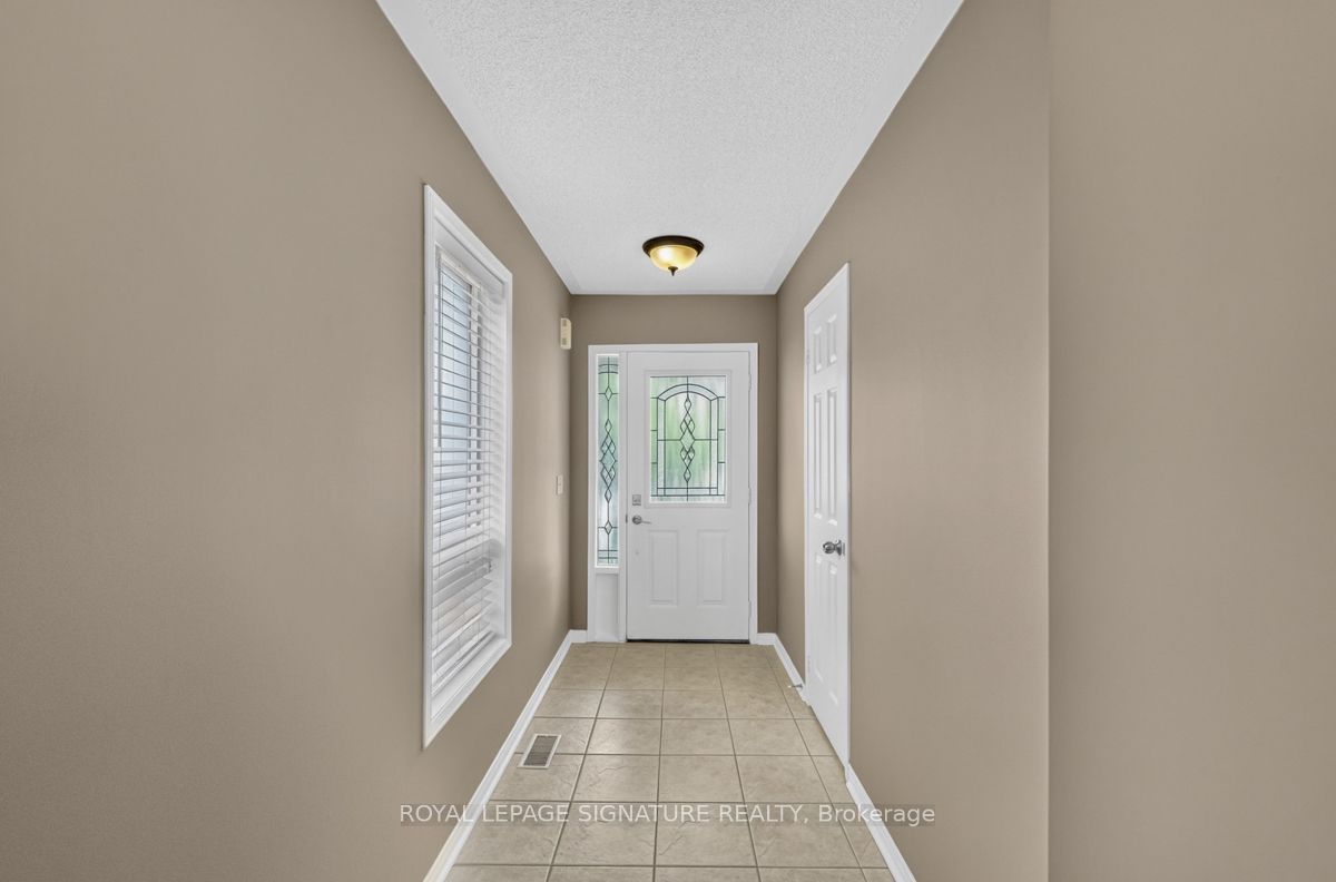 19 Mossgrove Crescent, Brampton, ON L7A 3E6 photo 4
