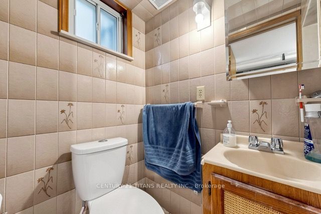 198 Boon Avenue, Toronto, ON M6E 3Z8 photo 4