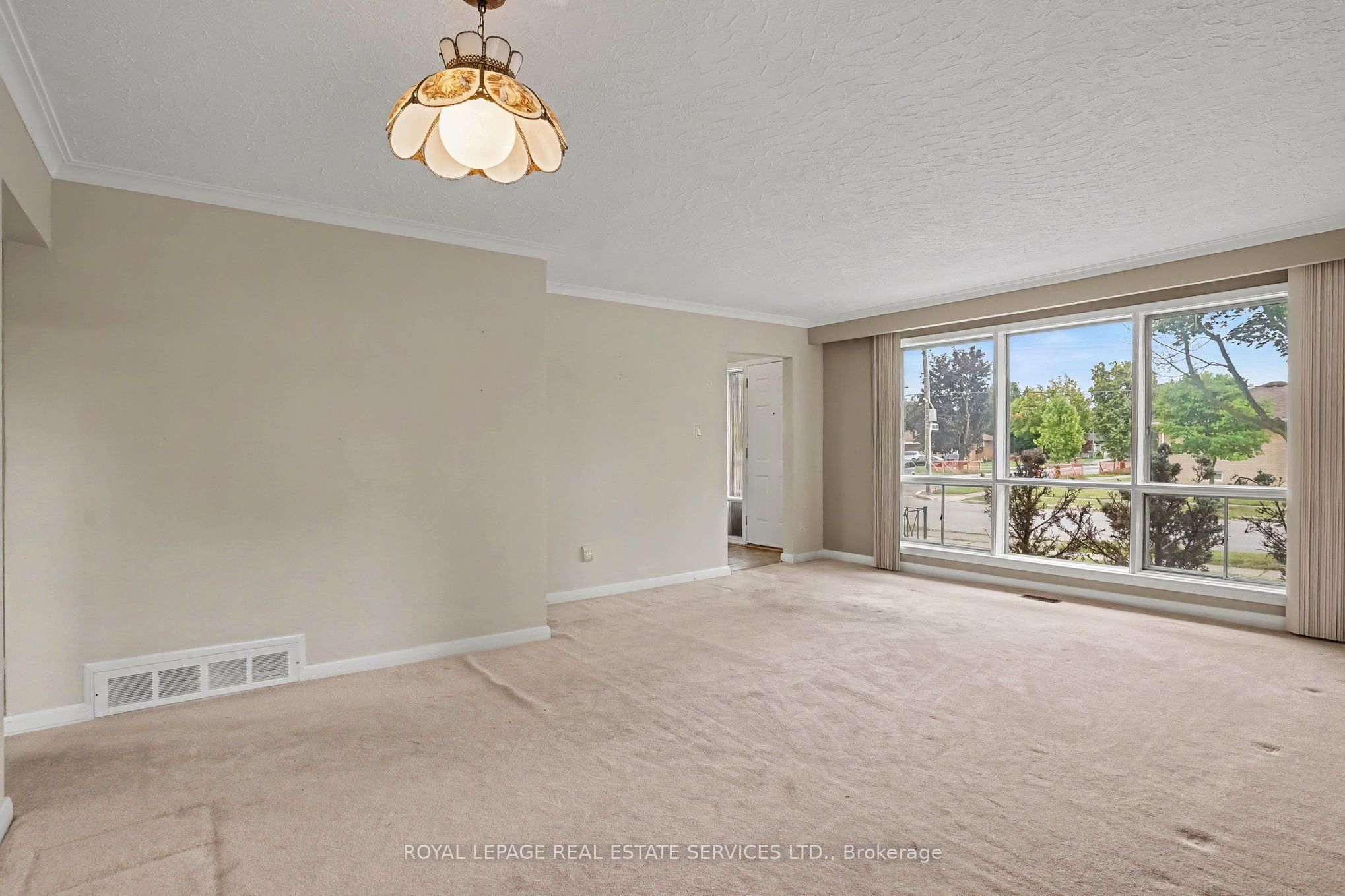 110 Celestine Drive, Toronto, ON M9R 3N9 photo 3