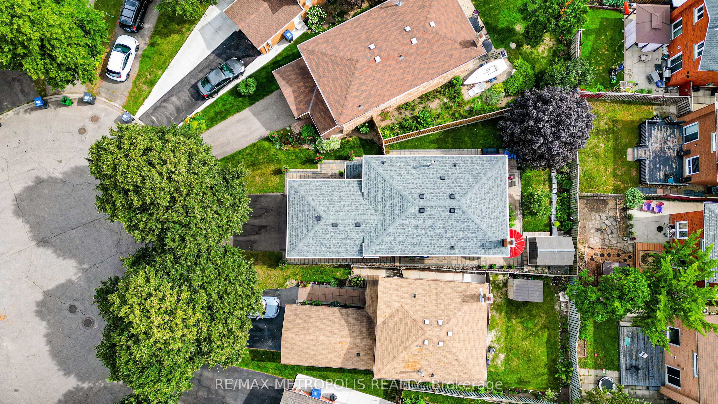 38 Langholm Court, Brampton, ON L6Z 2X9 photo 3