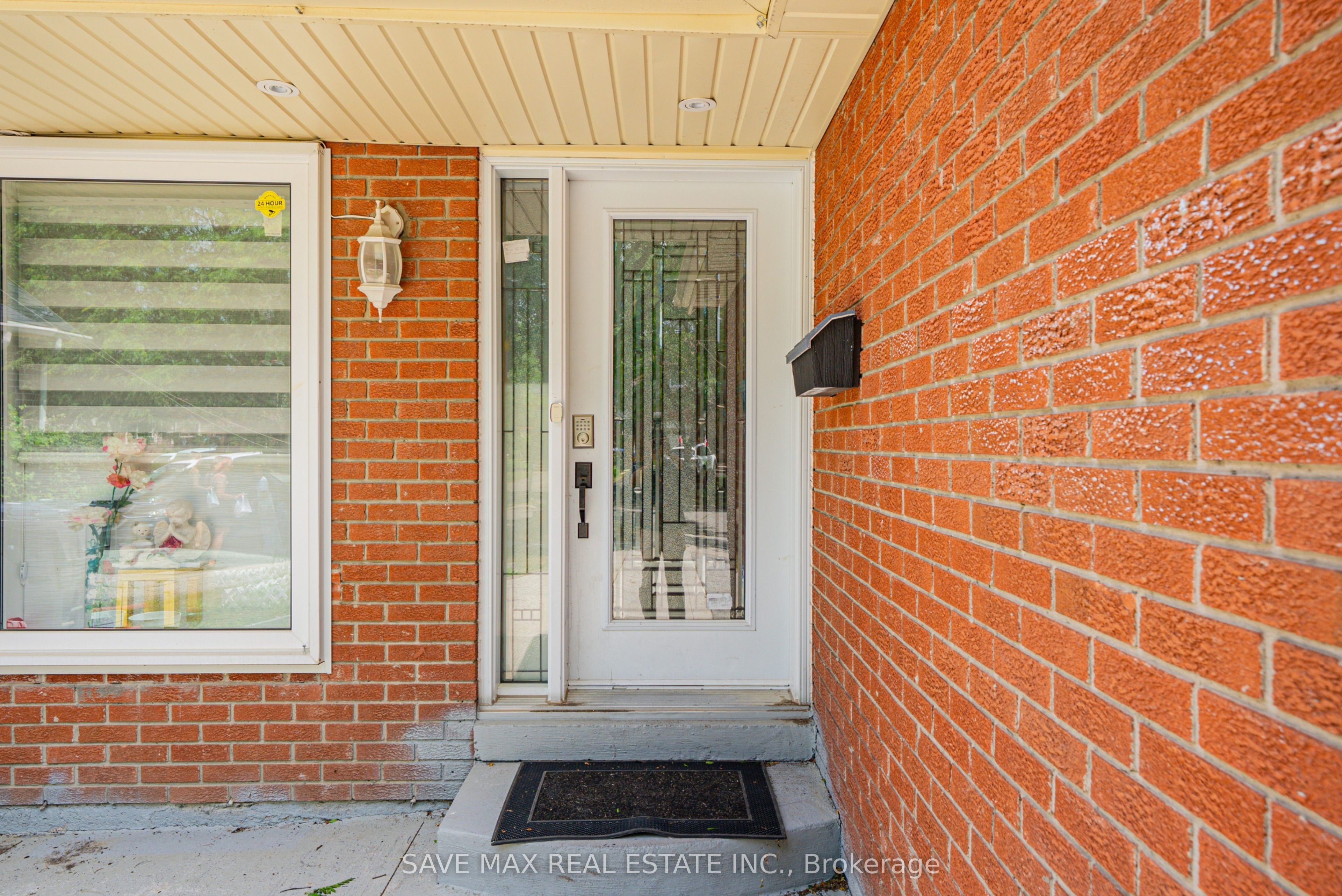 22 Foxacre Row, Brampton, ON L6V 3P5 photo 2