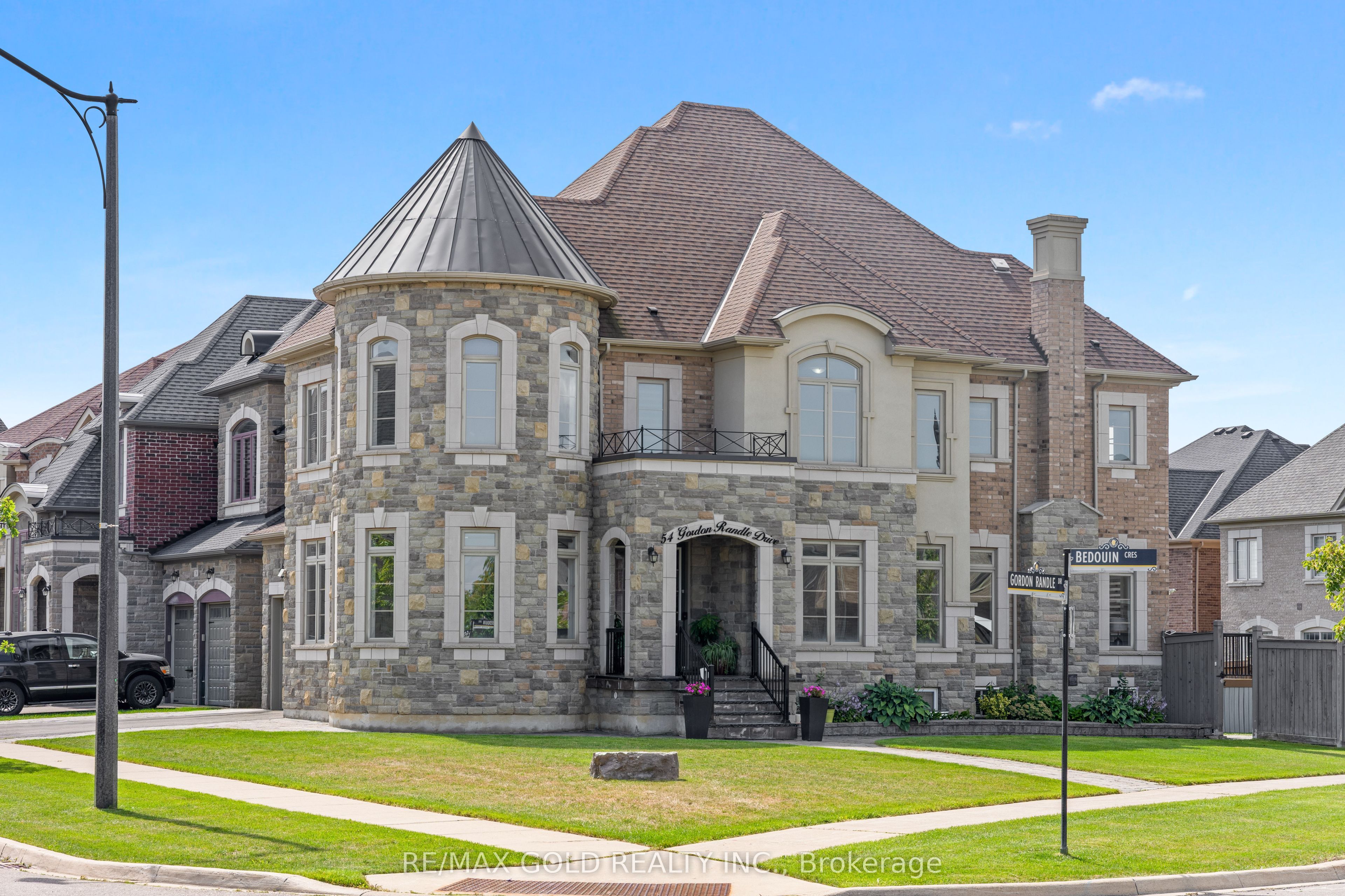 54 Gordon Randle Drive, Brampton, ON L6P 4H3 photo 2