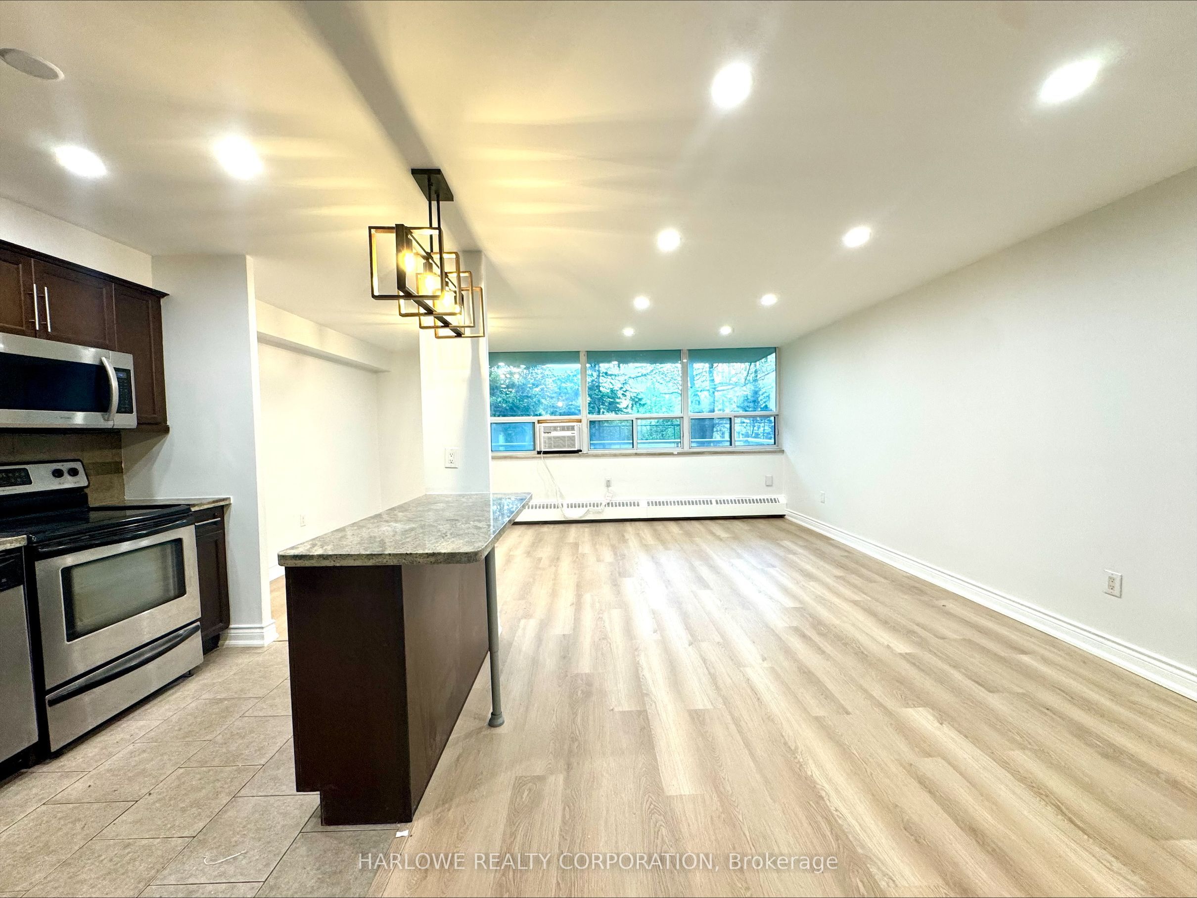 360 Ridelle Avenue 118, Toronto, ON M6B 1K1 photo 3
