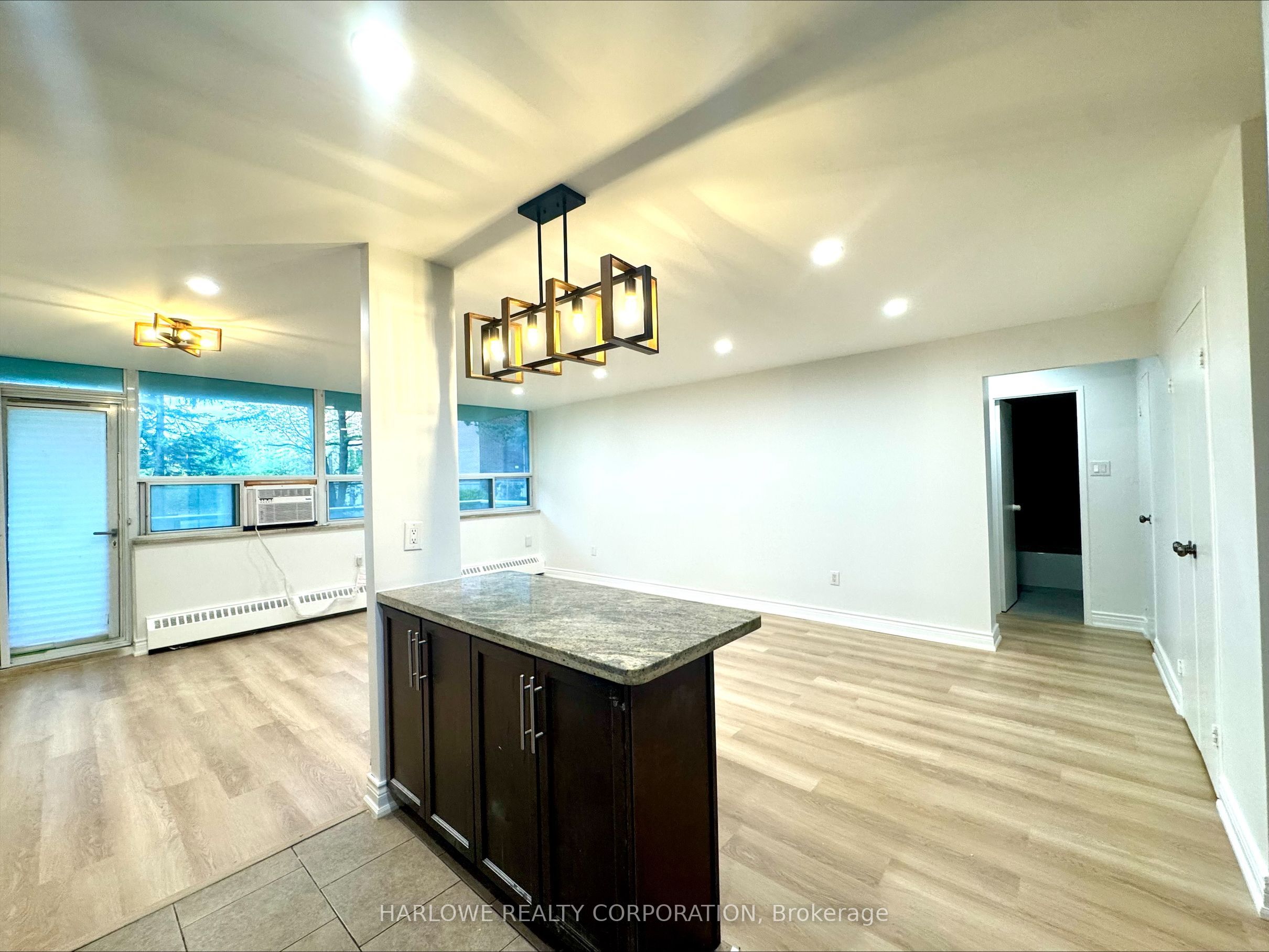 360 Ridelle Avenue 118, Toronto, ON M6B 1K1 photo 4
