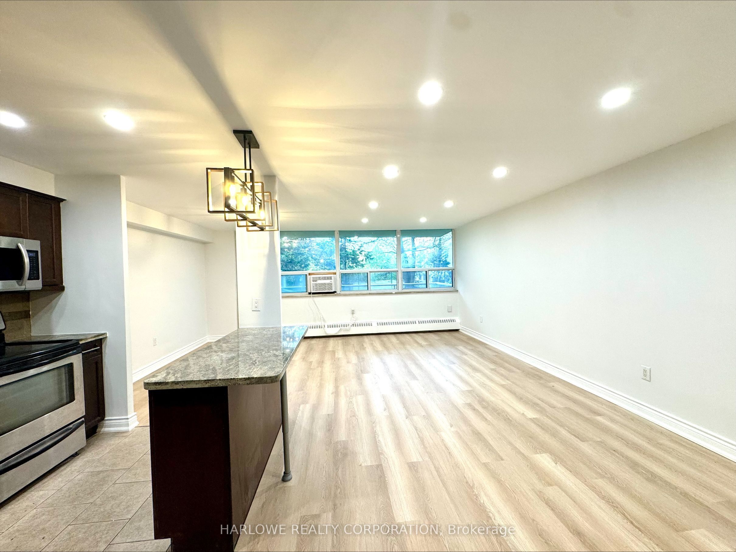 360 Ridelle Avenue 118, Toronto, ON M6B 1K1 photo 5