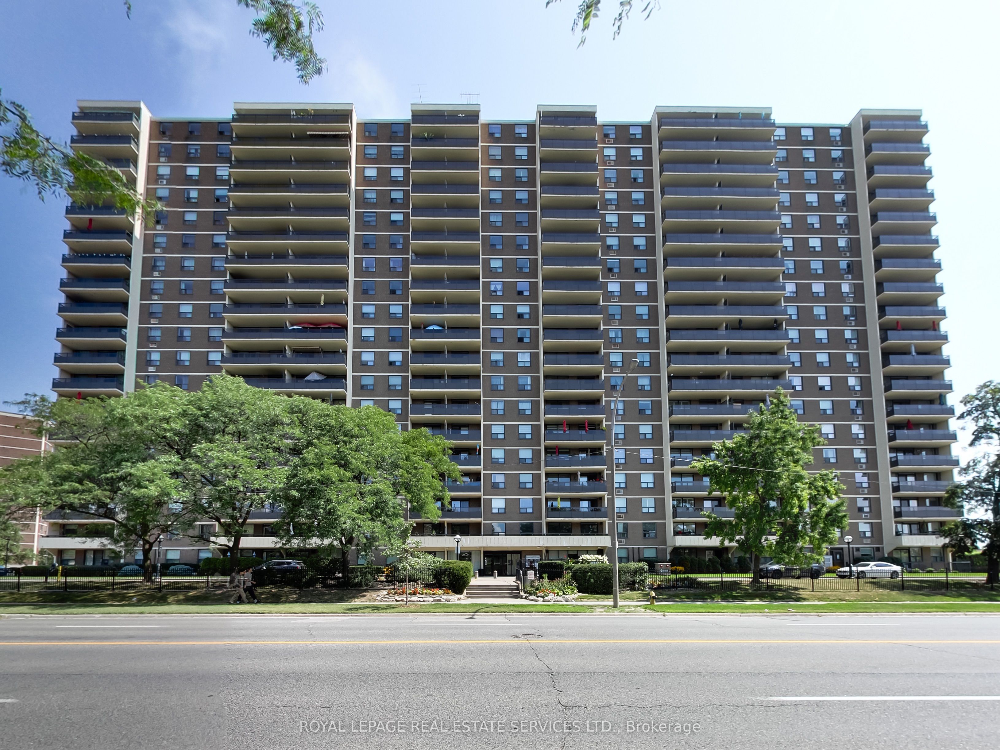 511 The West Mall Road 702, Toronto, ON M9C 1G5
