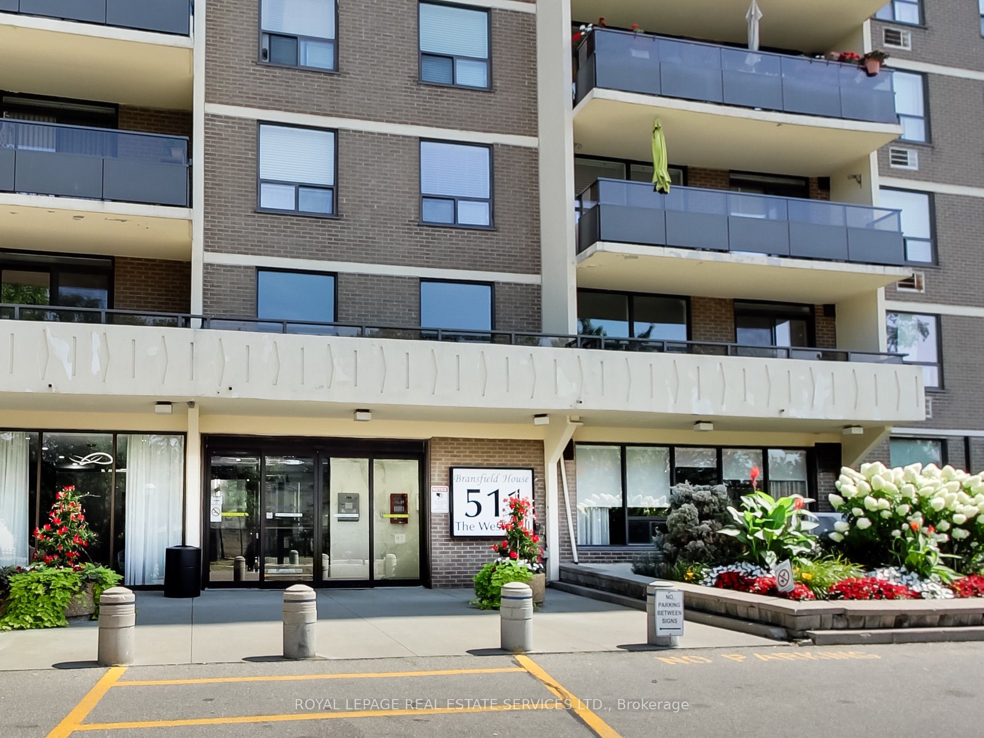 511 The West Mall Road 702, Toronto, ON M9C 1G5 photo 2