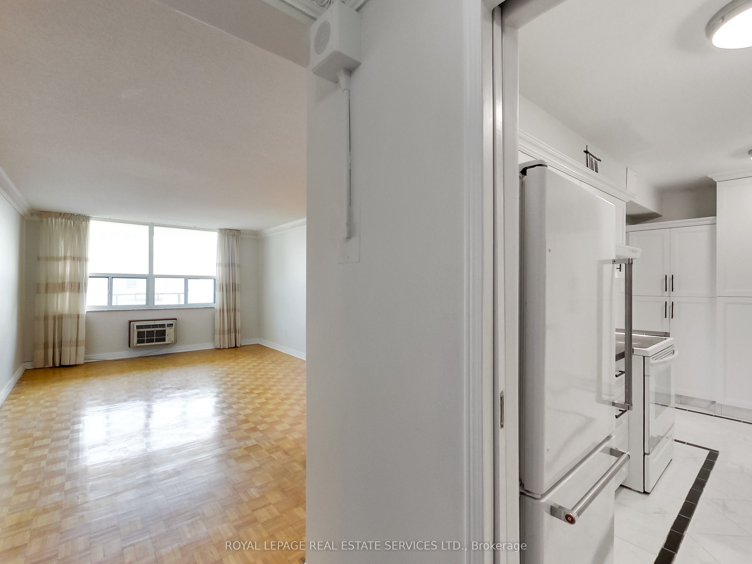 511 The West Mall Road 702, Toronto, ON M9C 1G5 photo 5