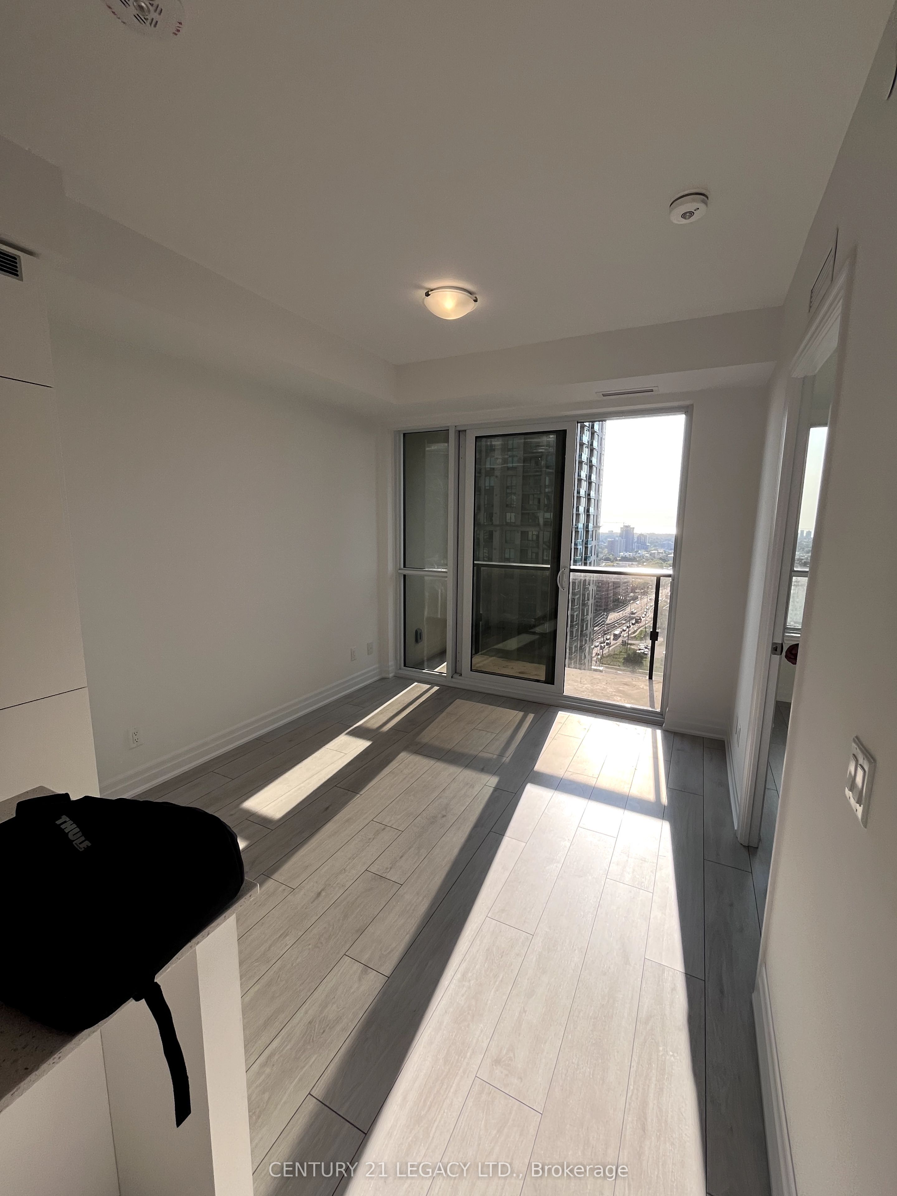 30 Elm Drive 1905, Mississauga, ON L5B 0N6 photo 4