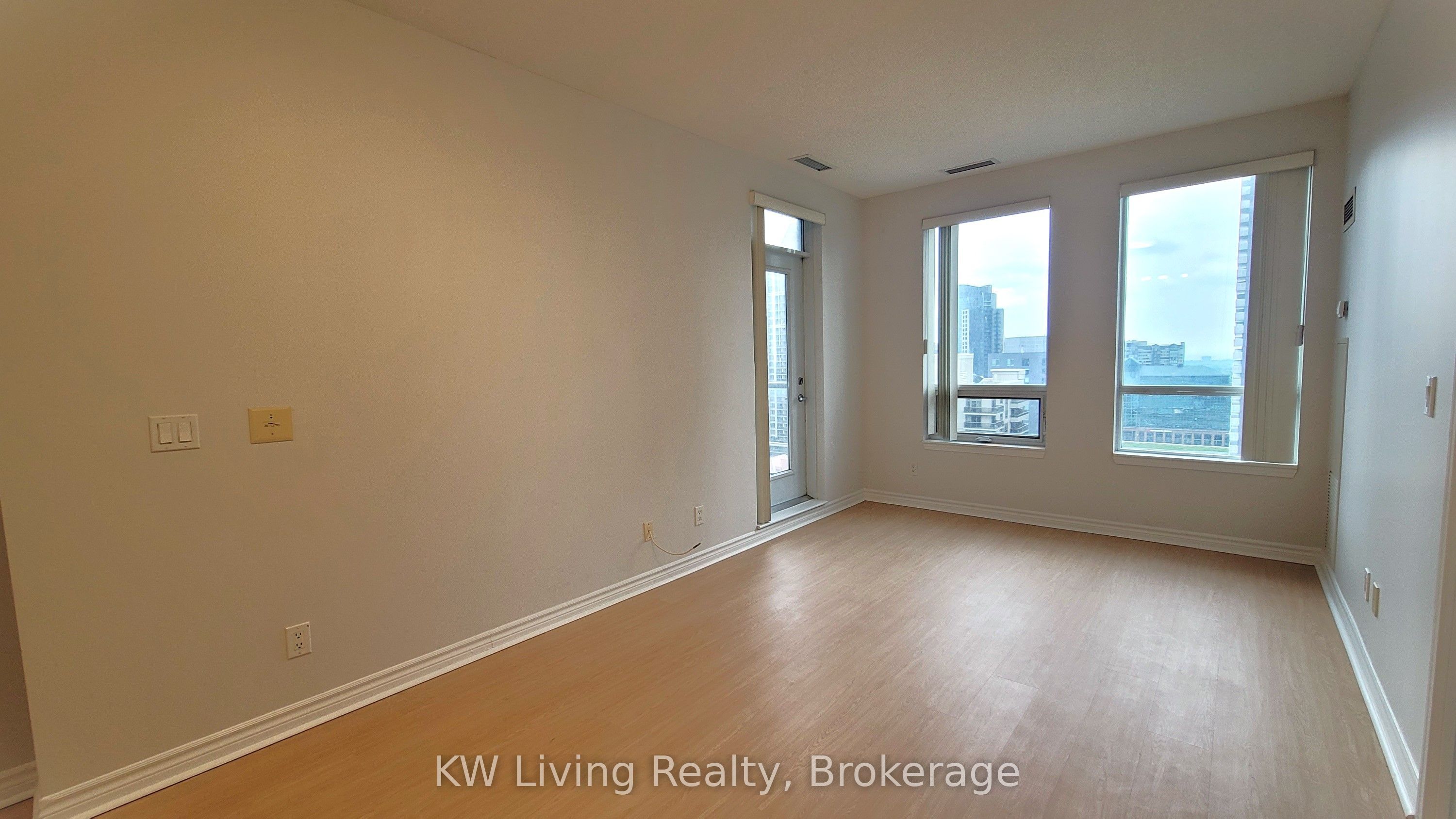 388 Prince of Wales Drive 1801, Mississauga, ON L5B 0A1 photo 4