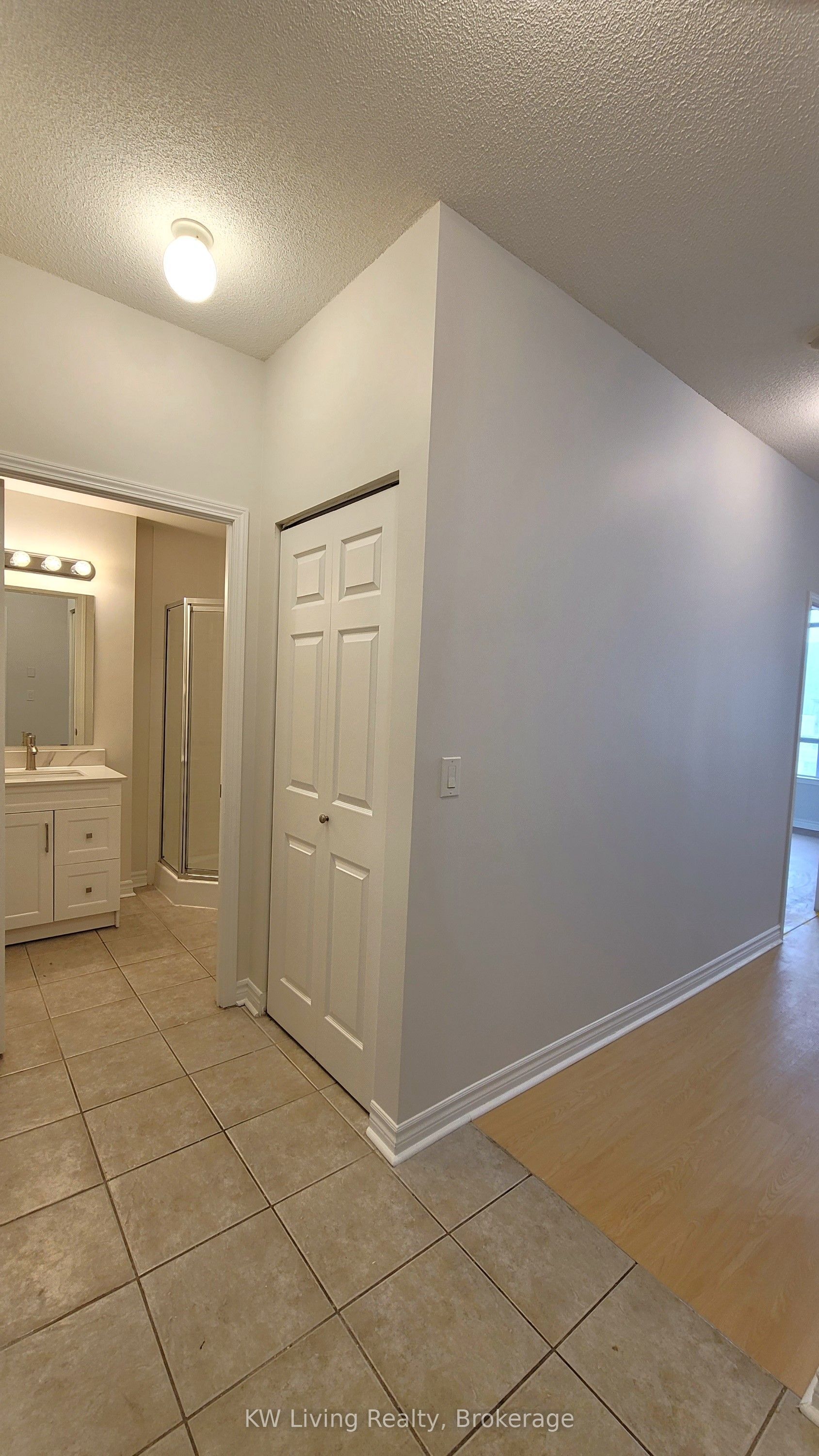 388 Prince of Wales Drive 1801, Mississauga, ON L5B 0A1 photo 5