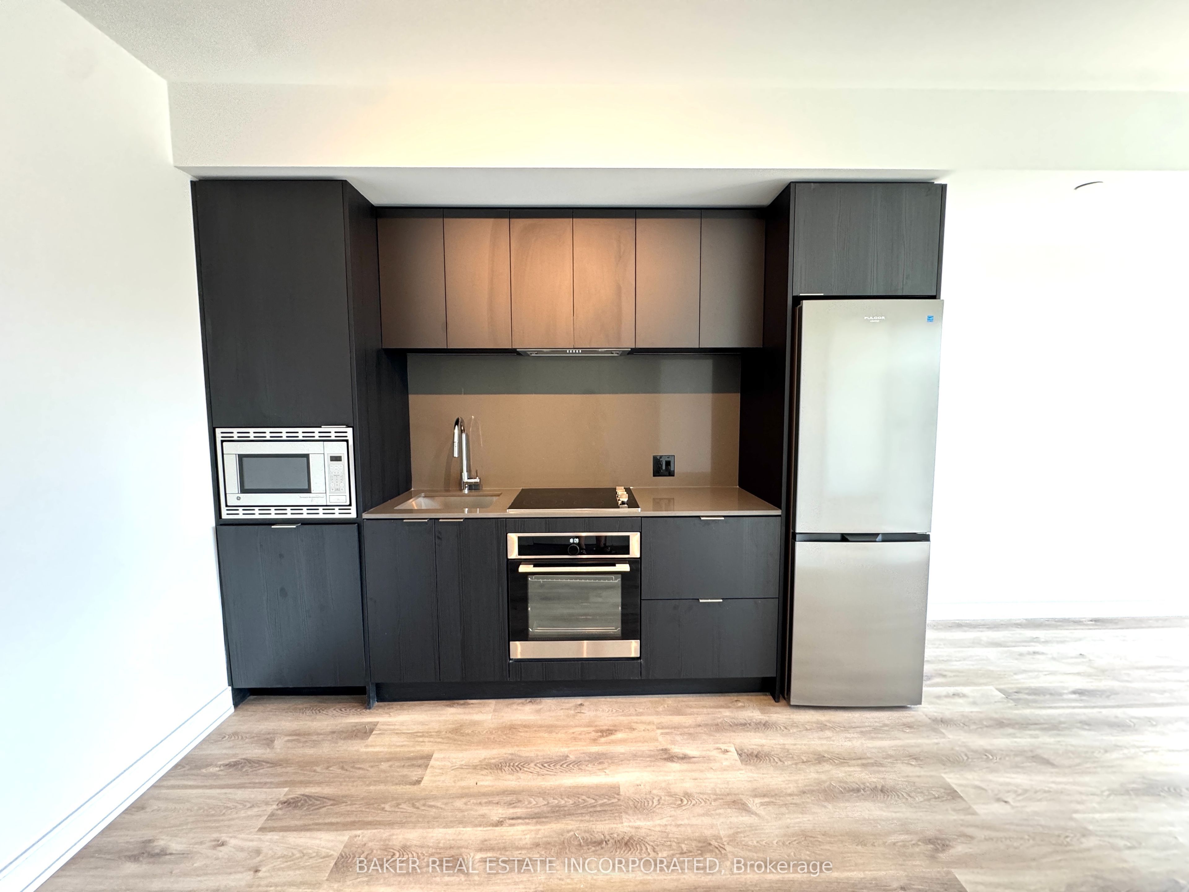 3009 Novar Road 518, Mississauga, ON L5B 1H7 photo 2