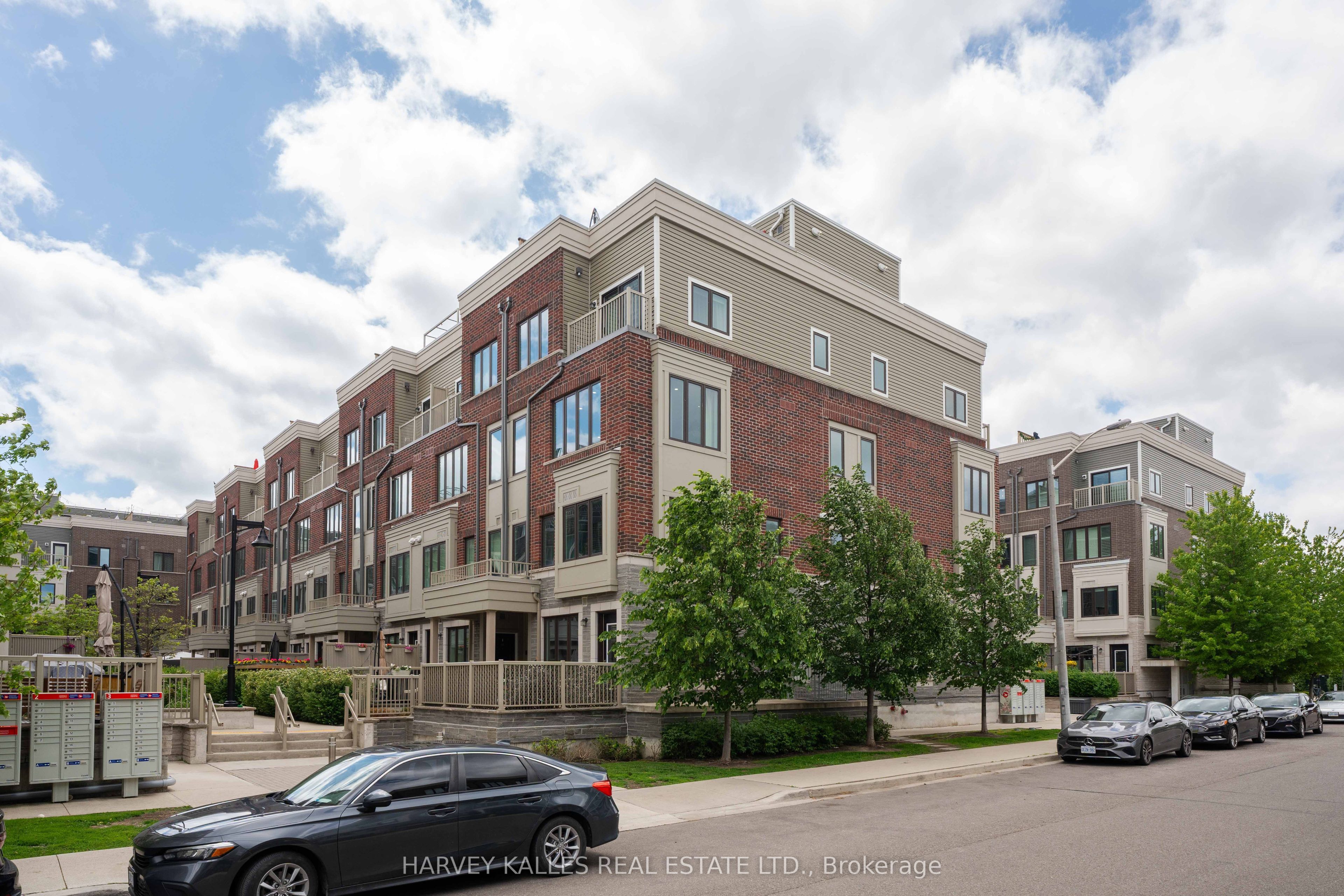 85 Eastwood Park Gardens 35, Toronto, ON M8W 0B9 photo 2