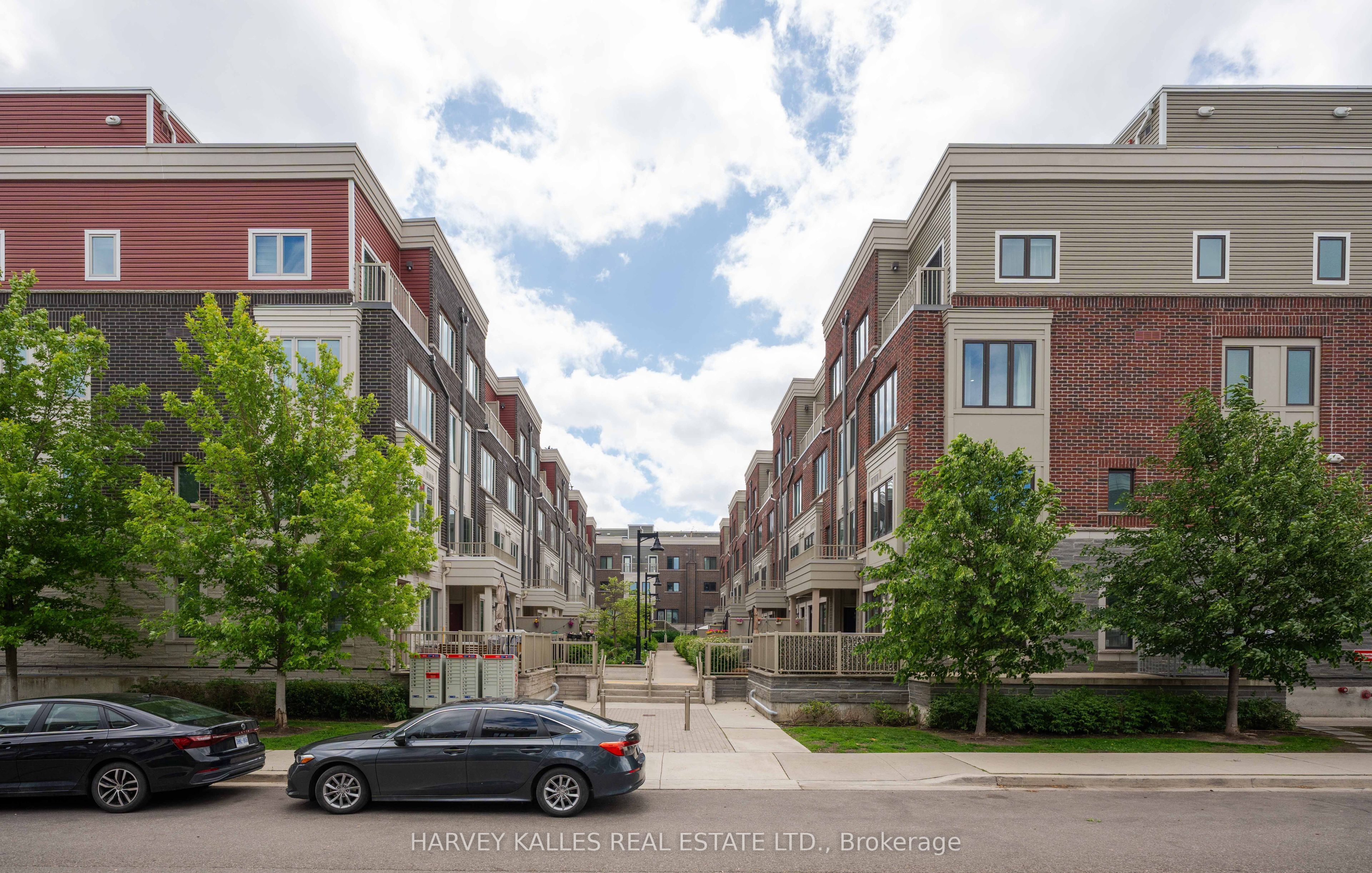 85 Eastwood Park Gardens 35, Toronto, ON M8W 0B9 photo 3