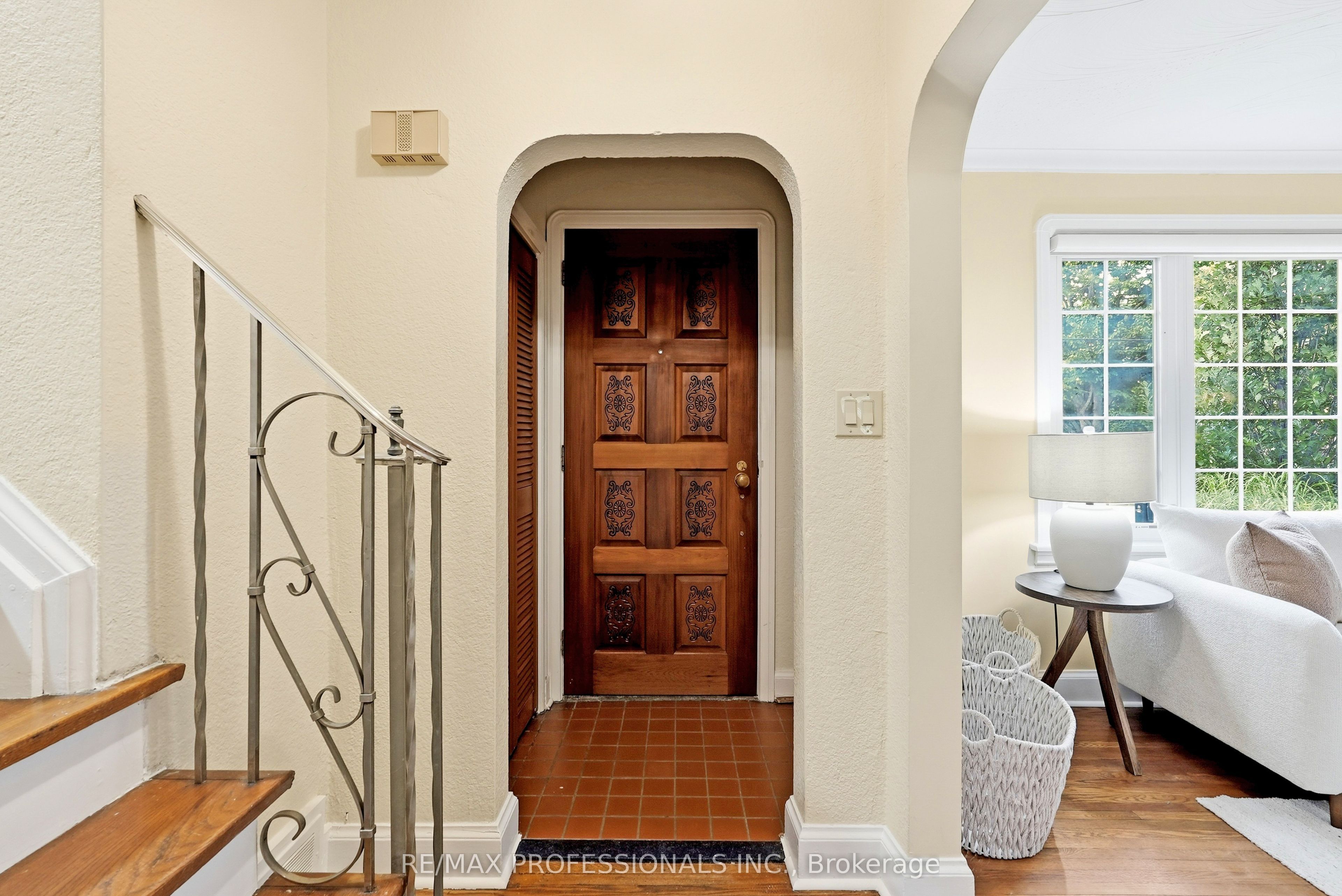 1 Bernice Avenue, Toronto, ON M8Y 1Z5 photo 3