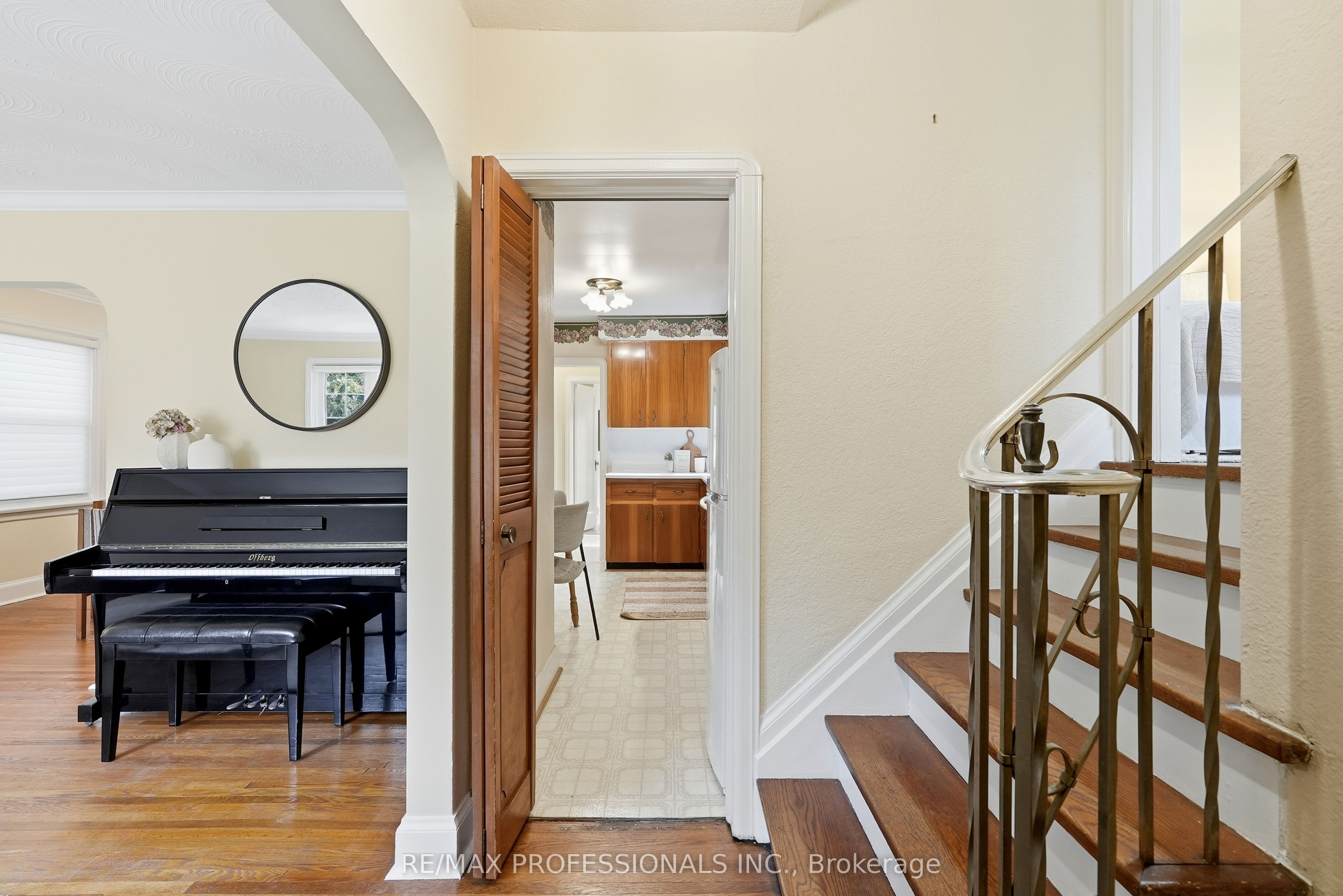 1 Bernice Avenue, Toronto, ON M8Y 1Z5 photo 4