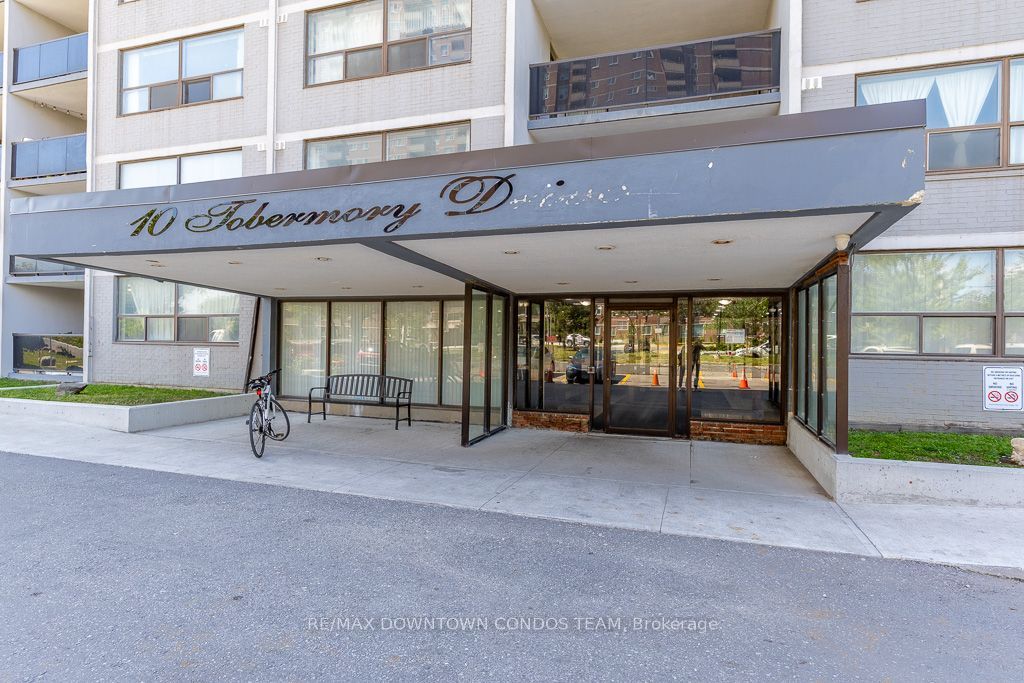 10 Tobermory Drive 1004, Toronto, ON M3N 2Y5 photo 2