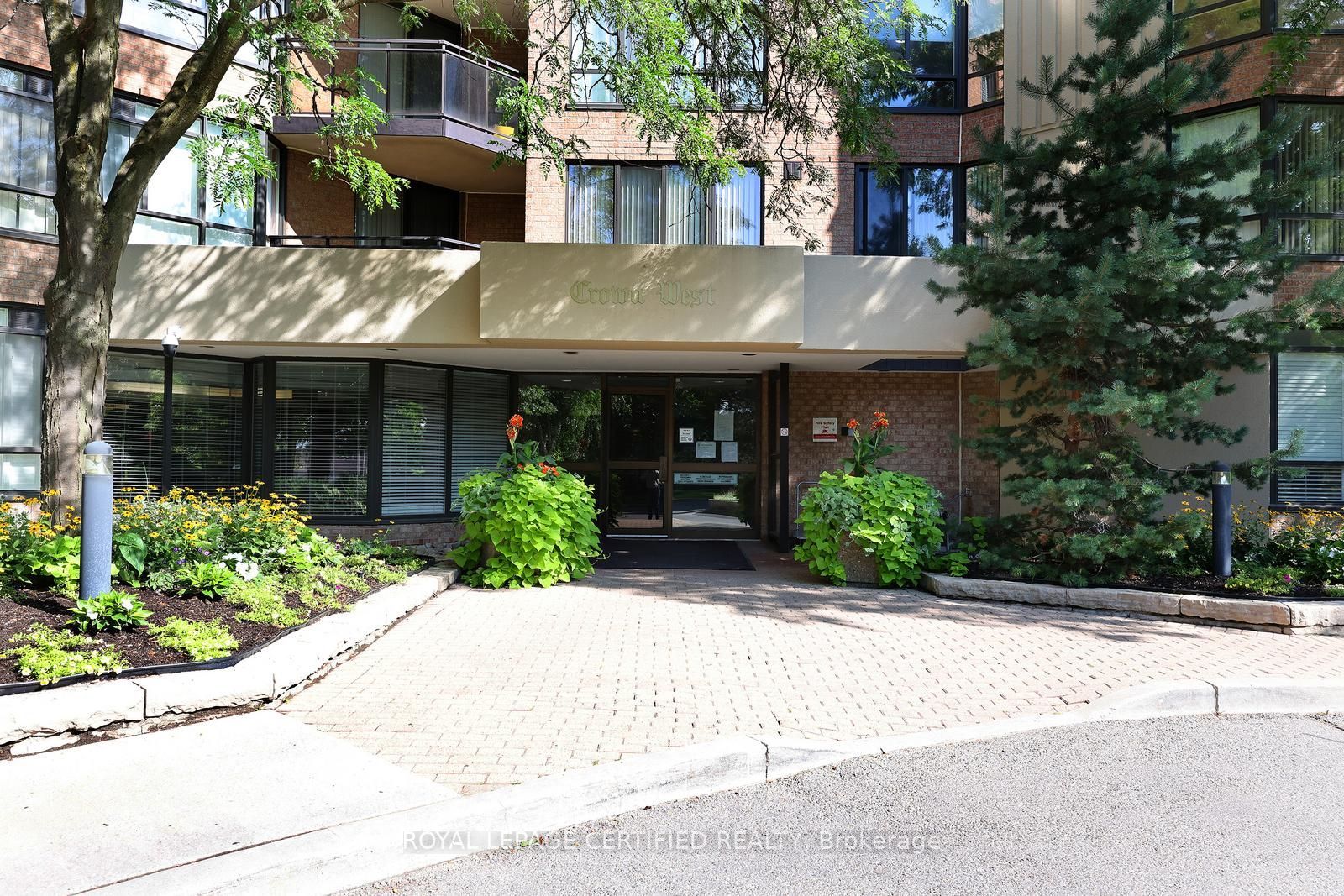 20 Cherrytree Drive 312, Brampton, ON L6Y 3V1 photo 3
