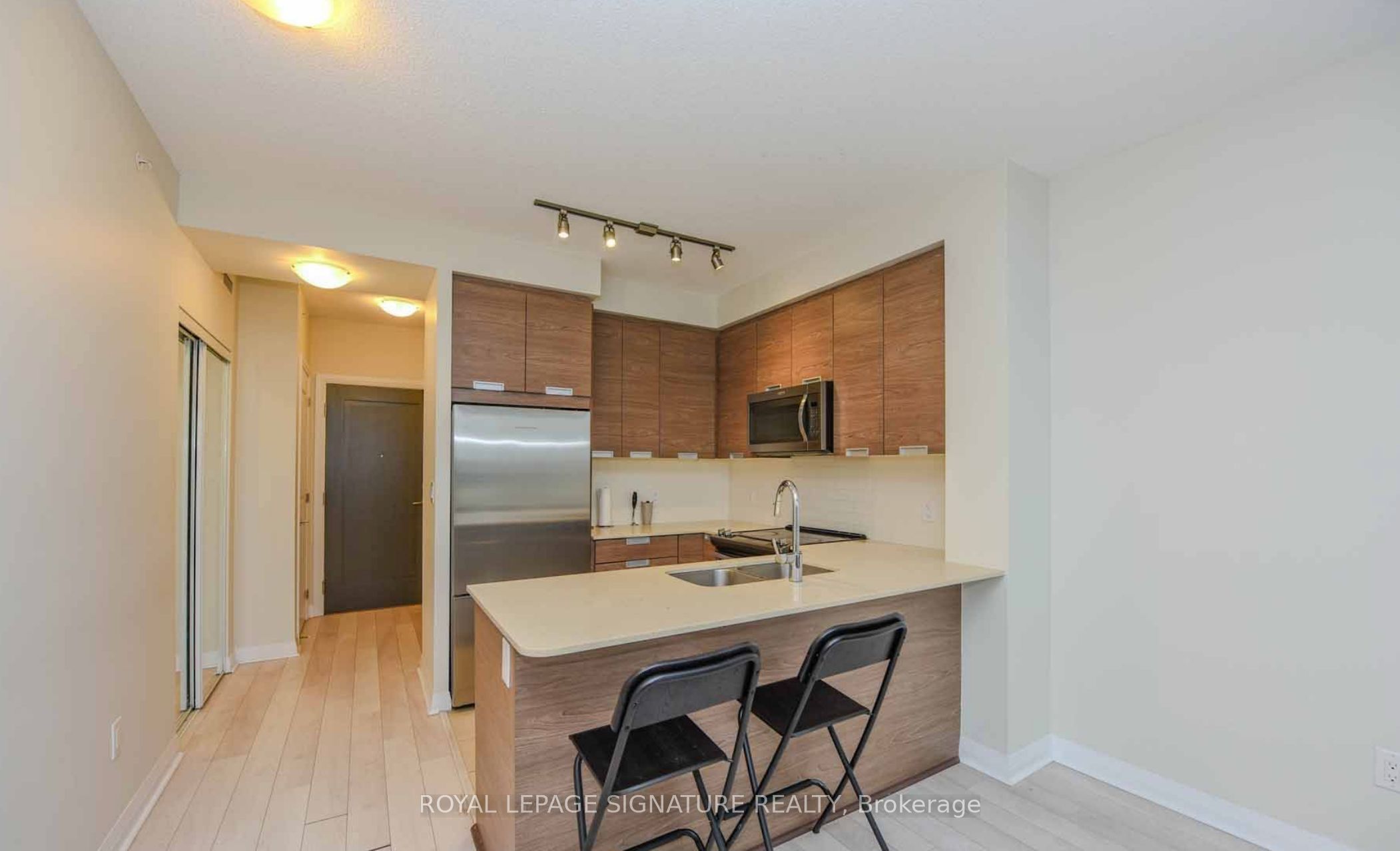 5025 Four Springs Avenue 2003, Mississauga, ON L5R 0G5 photo 4