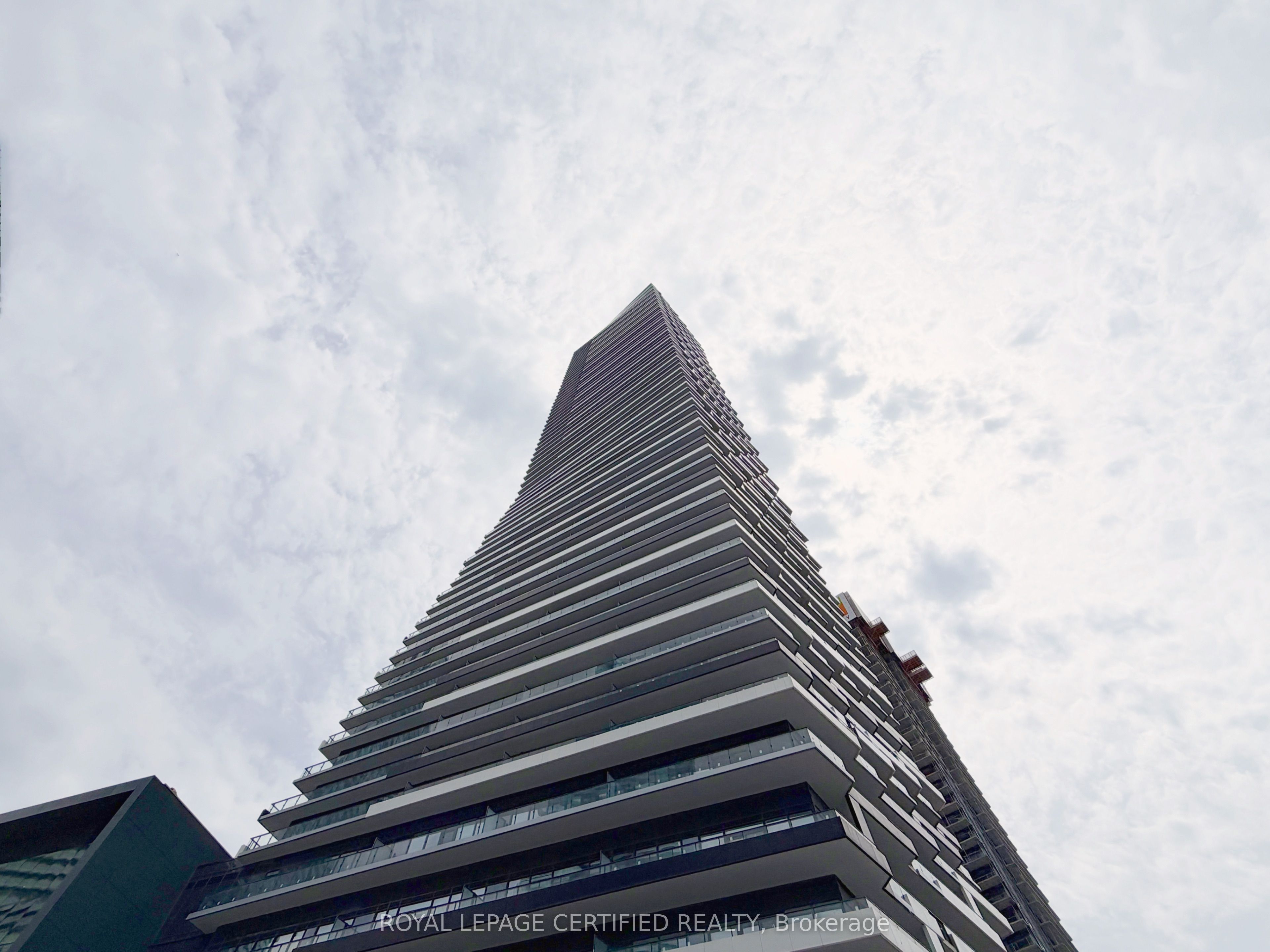 448 Burnhamthorpe Rd W 6407, Mississauga, ON L5B 0R4