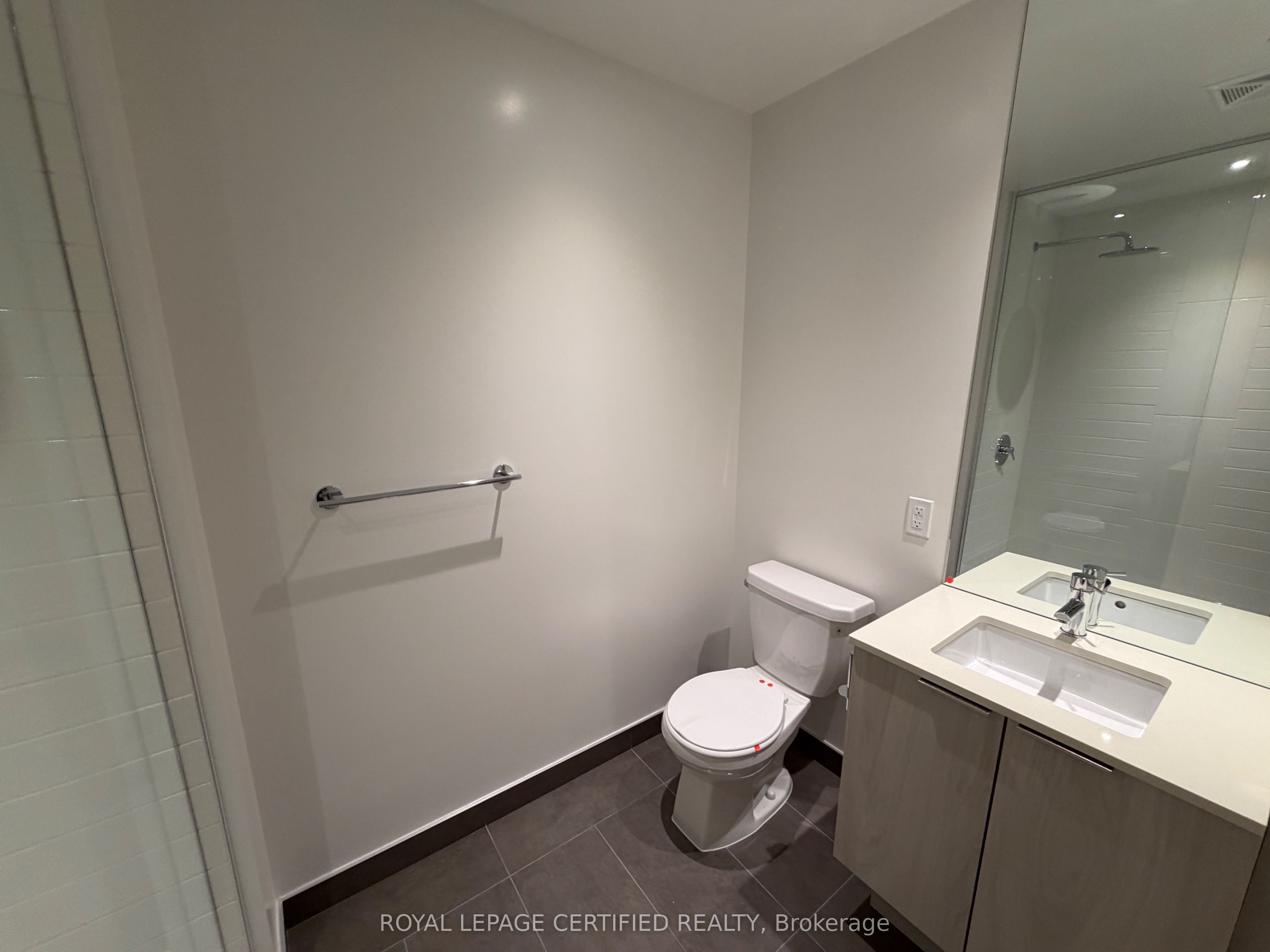 448 Burnhamthorpe Rd W 6407, Mississauga, ON L5B 0R4 photo 5