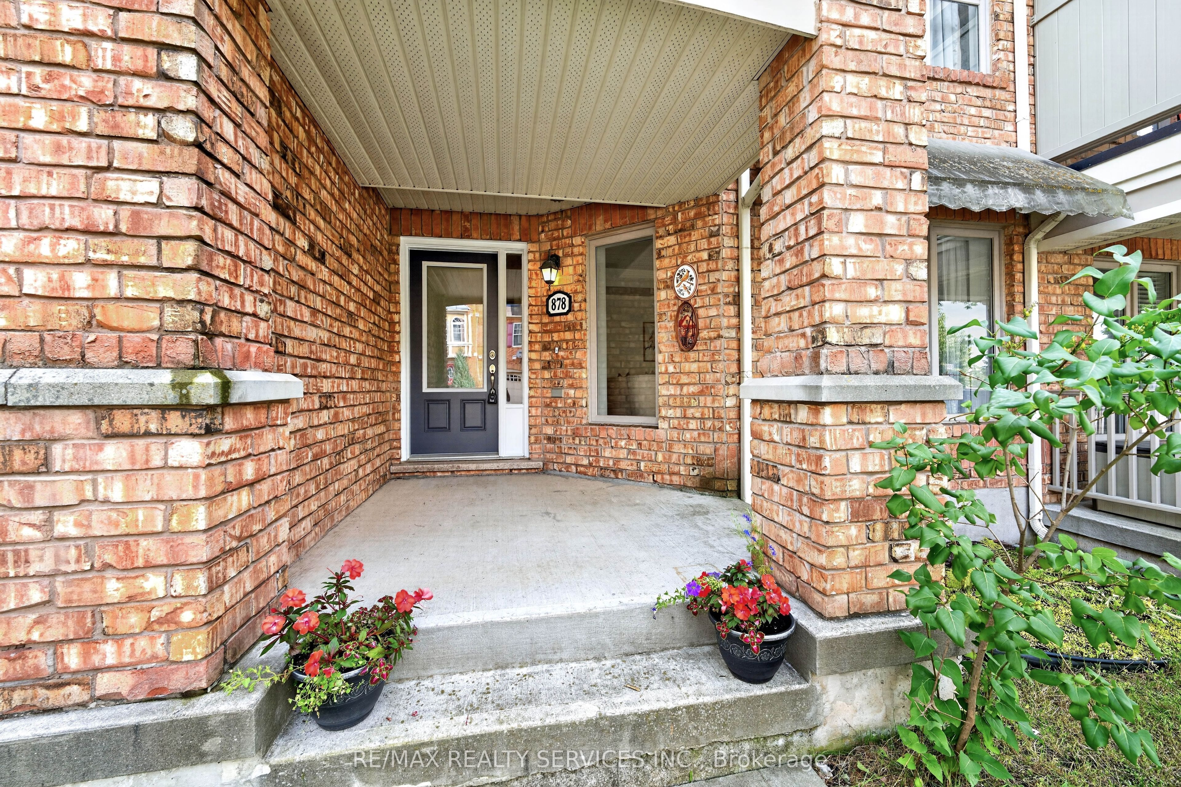 878 Jempson Path, Milton, ON L9T 0Z5 photo 3