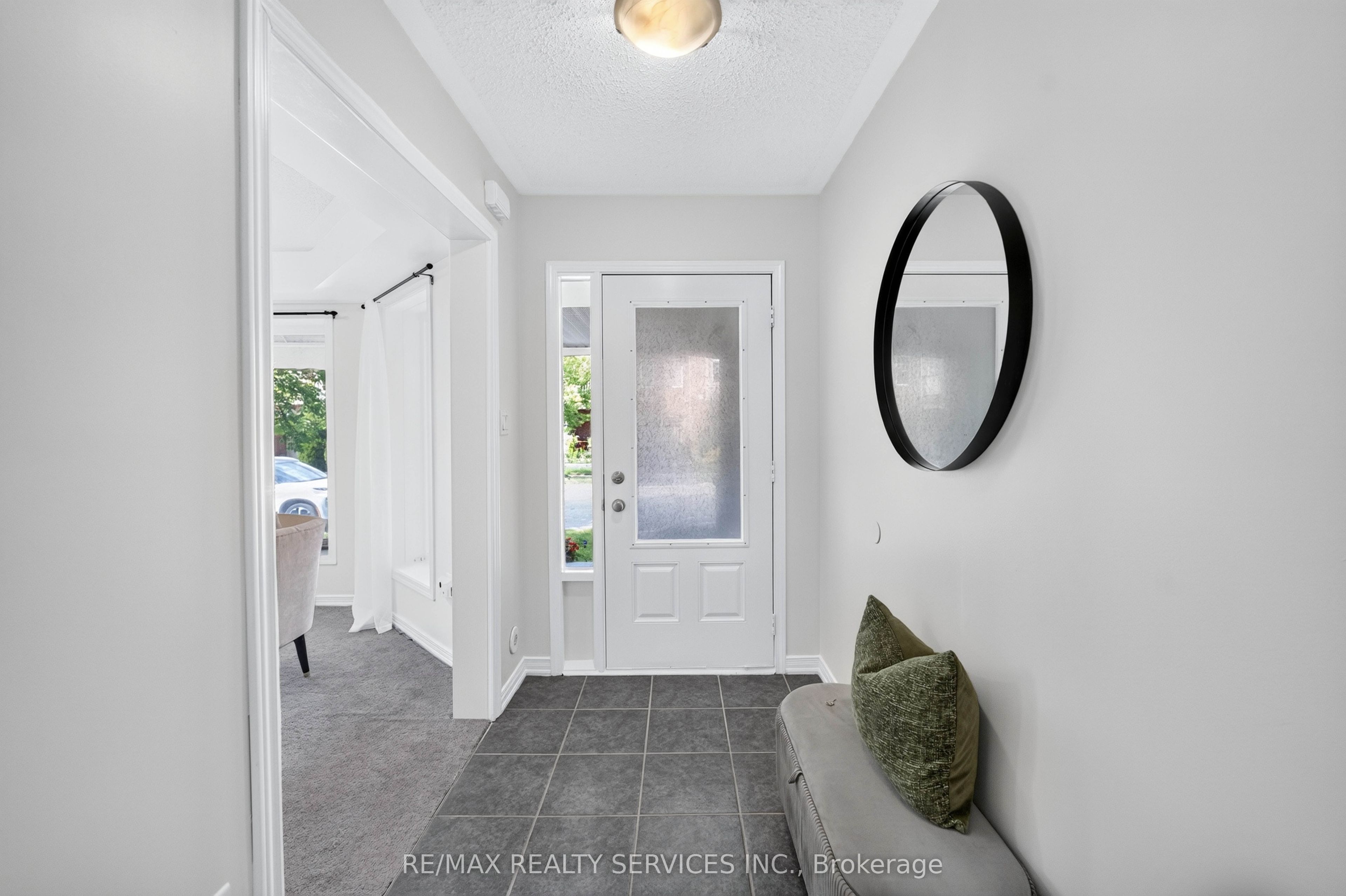 878 Jempson Path, Milton, ON L9T 0Z5 photo 4