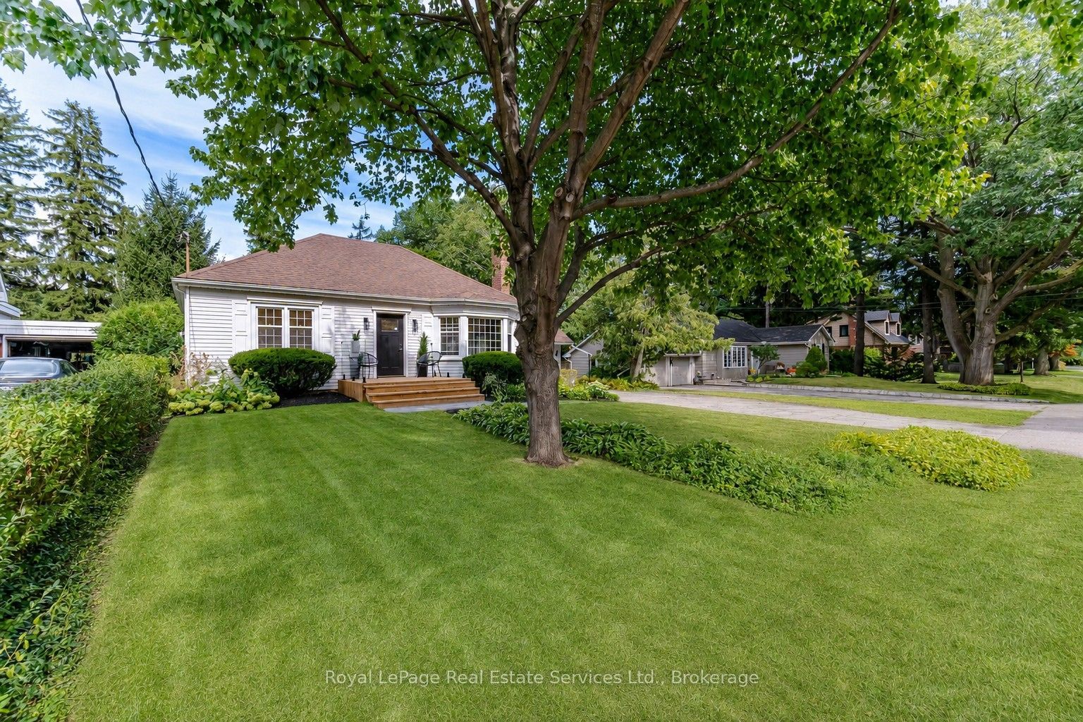 947 Glenwood Avenue, Burlington, ON L7T 2K1 photo 2