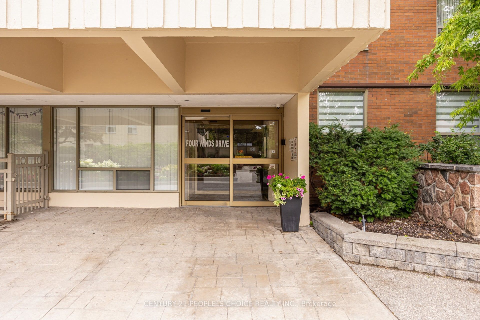 1 Four Winds Drive 207, Toronto, ON M3J 2T1 photo 5