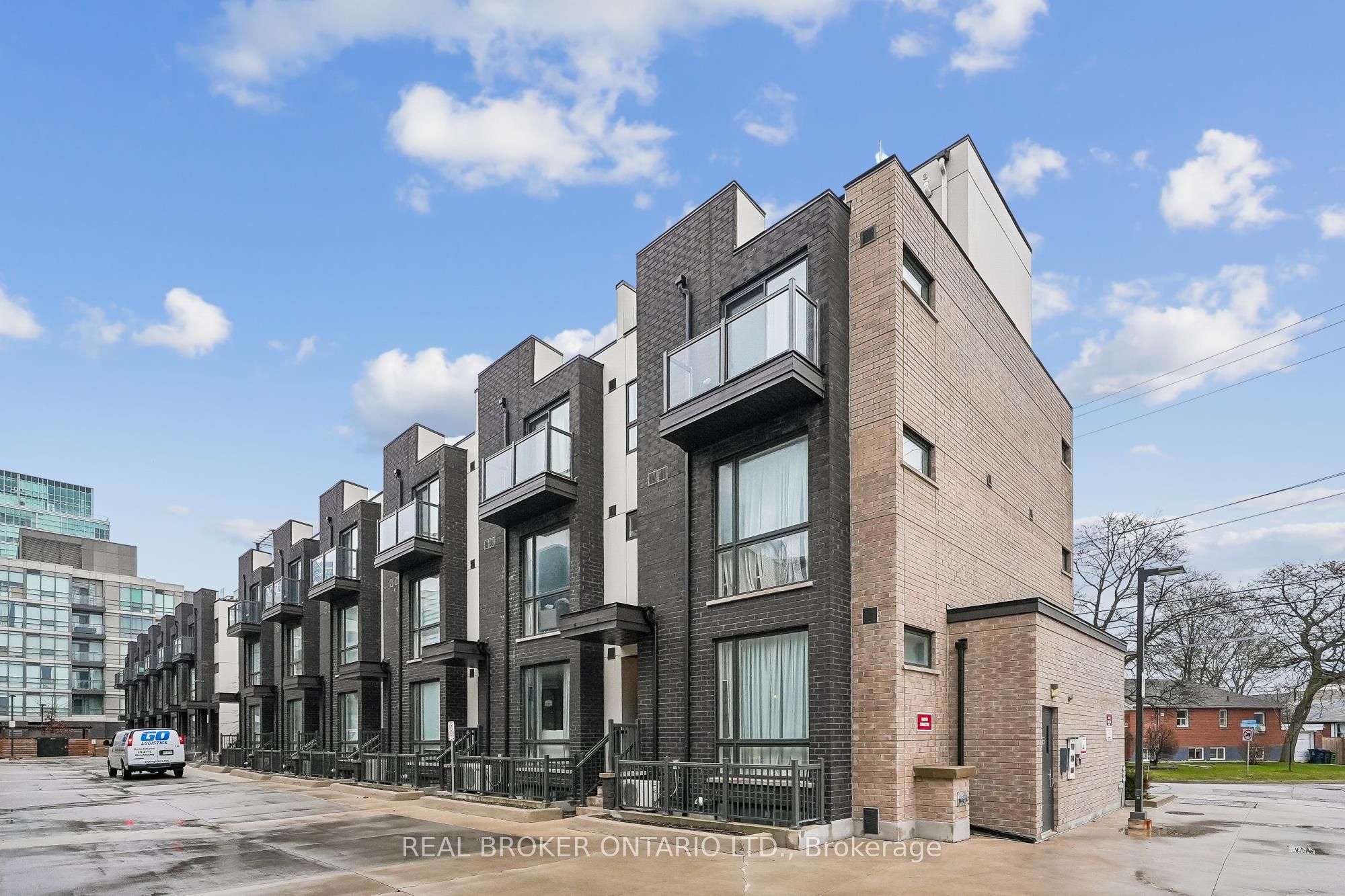 26 Fieldway Road 46, Toronto, ON M8Z 3L2