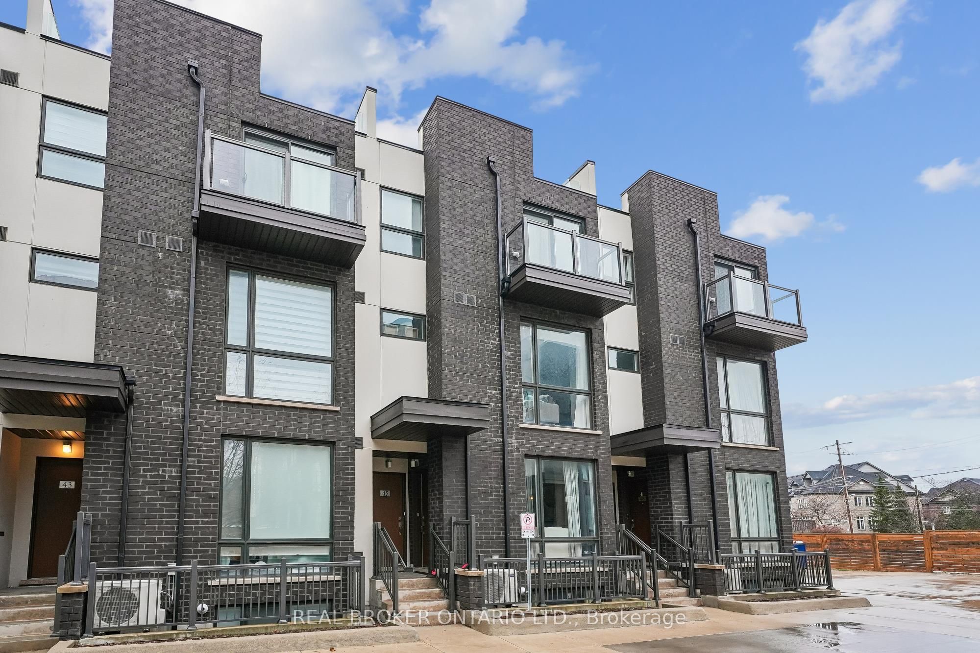 26 Fieldway Road 46, Toronto, ON M8Z 3L2 photo 2