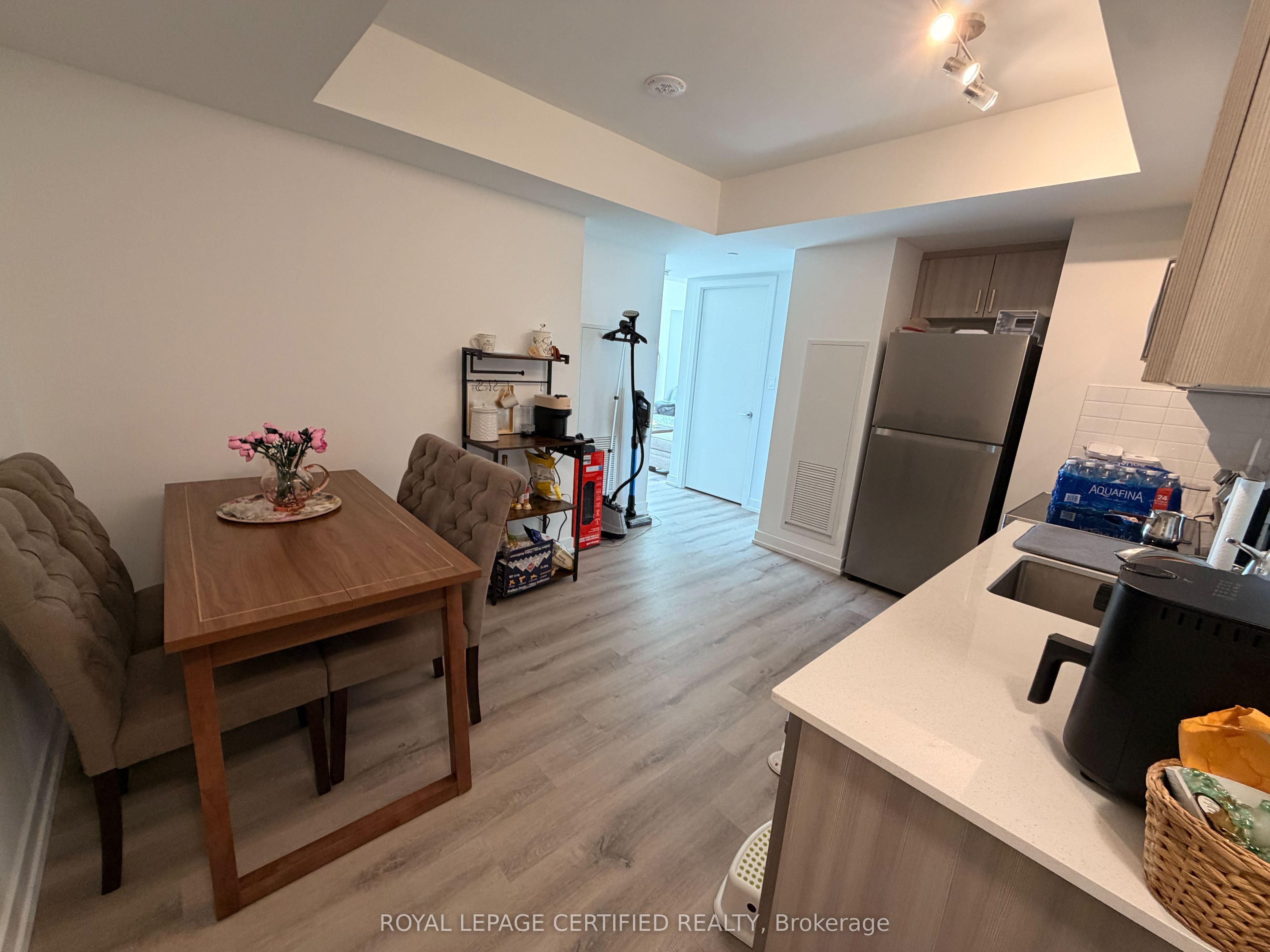 556 Marlee Avenue 405, Toronto, ON M6B 0B1 photo 4