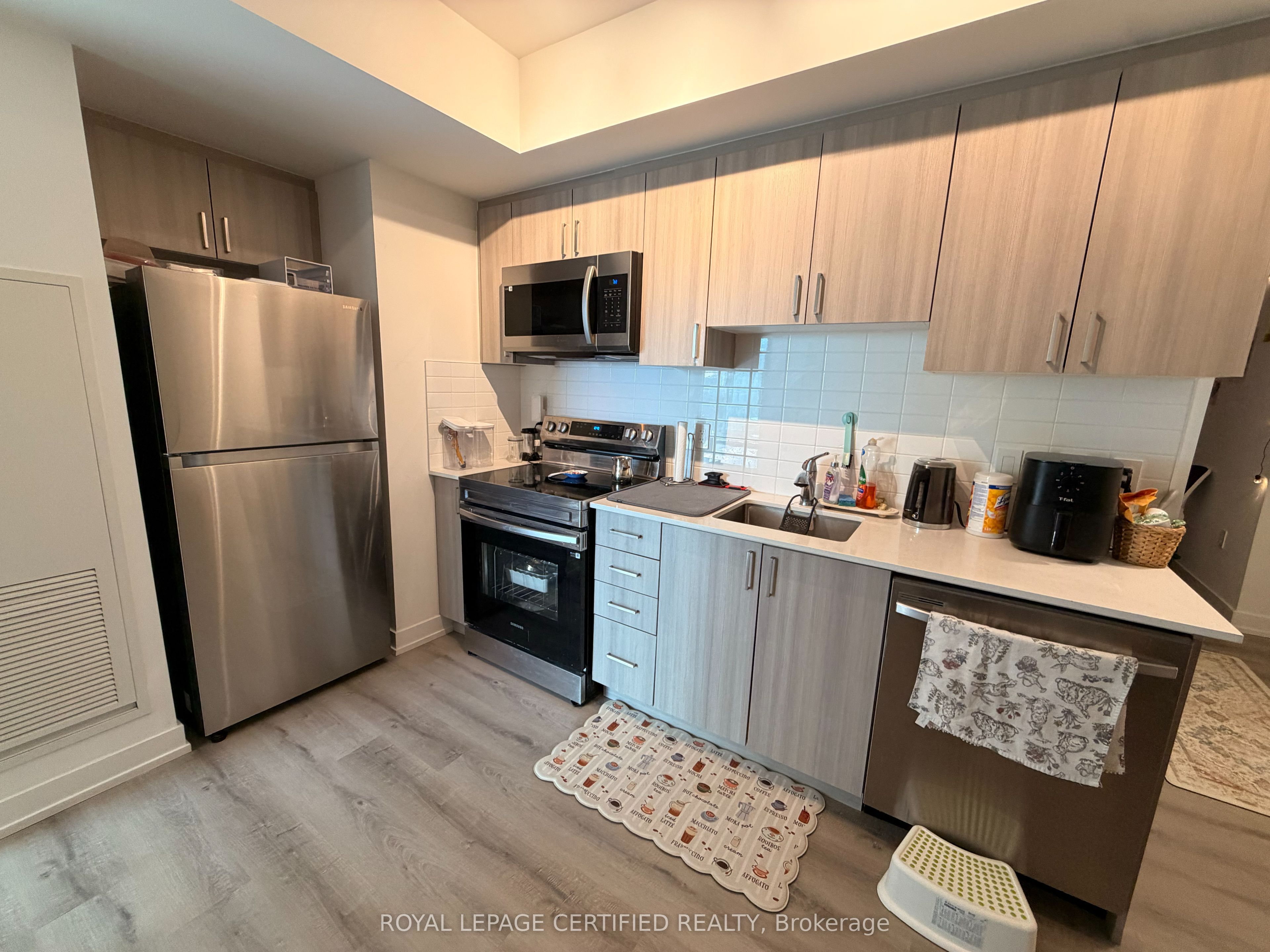 556 Marlee Avenue 405, Toronto, ON M6B 0B1 photo 5