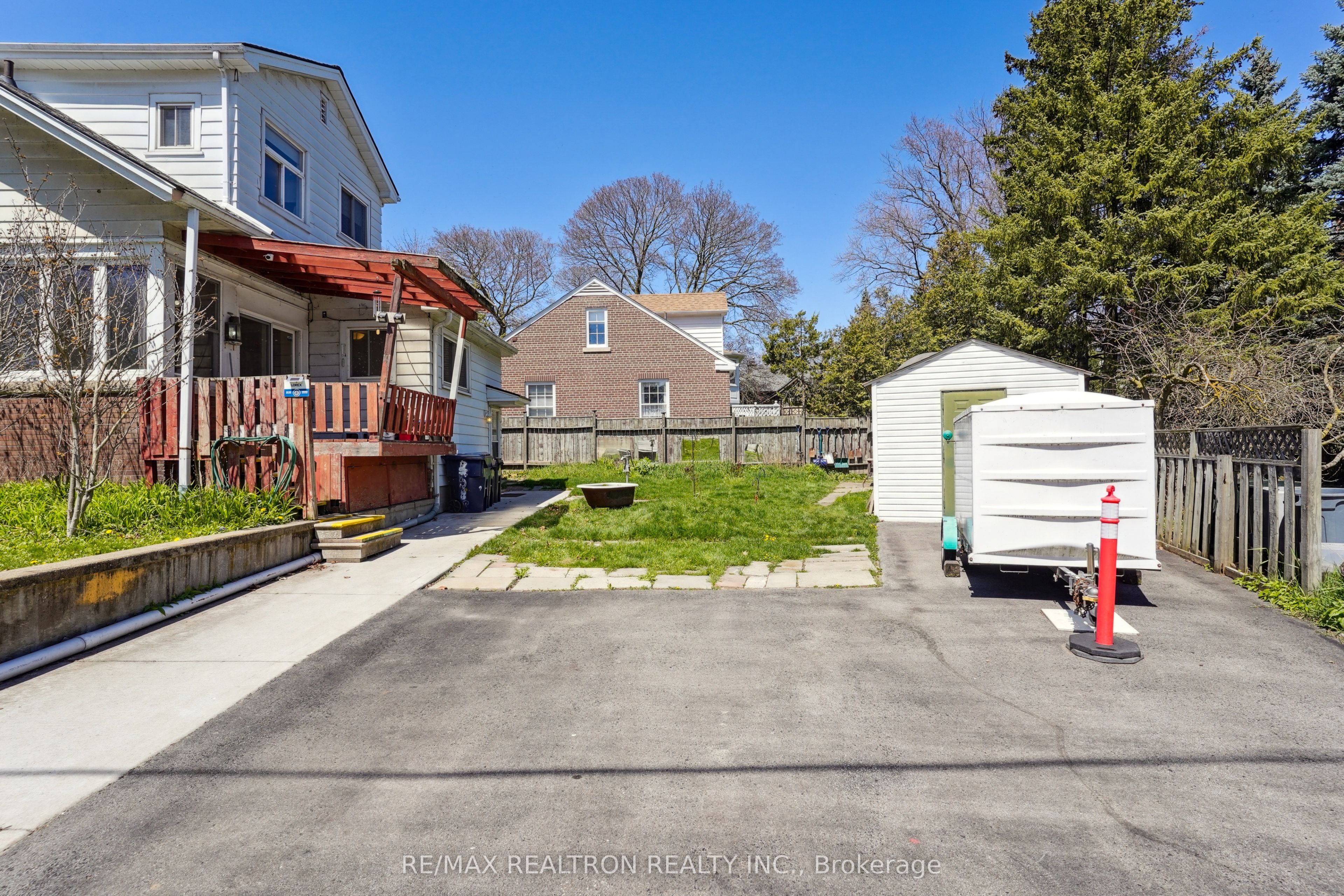 2585 Lake Shore Boulevard W Lower Level, Toronto, ON M8V 1G3 photo 4
