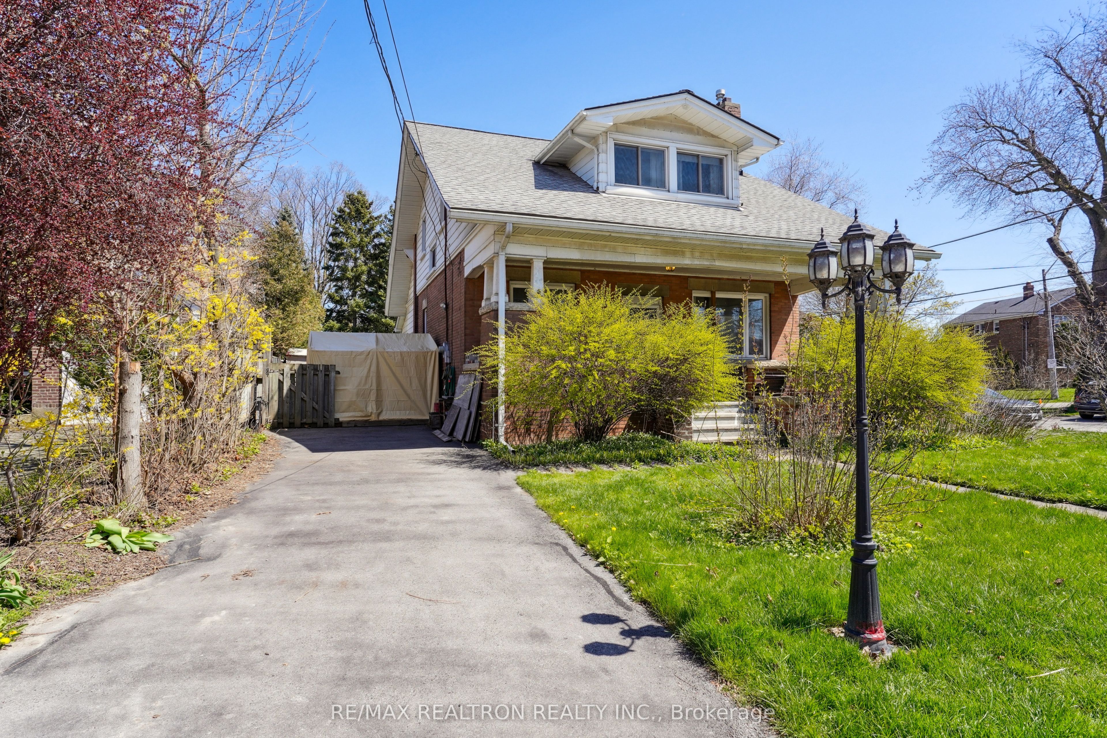 2585 Lake Shore Boulevard W Main Level 2 Bedroom, Toronto, ON M8V 1G3