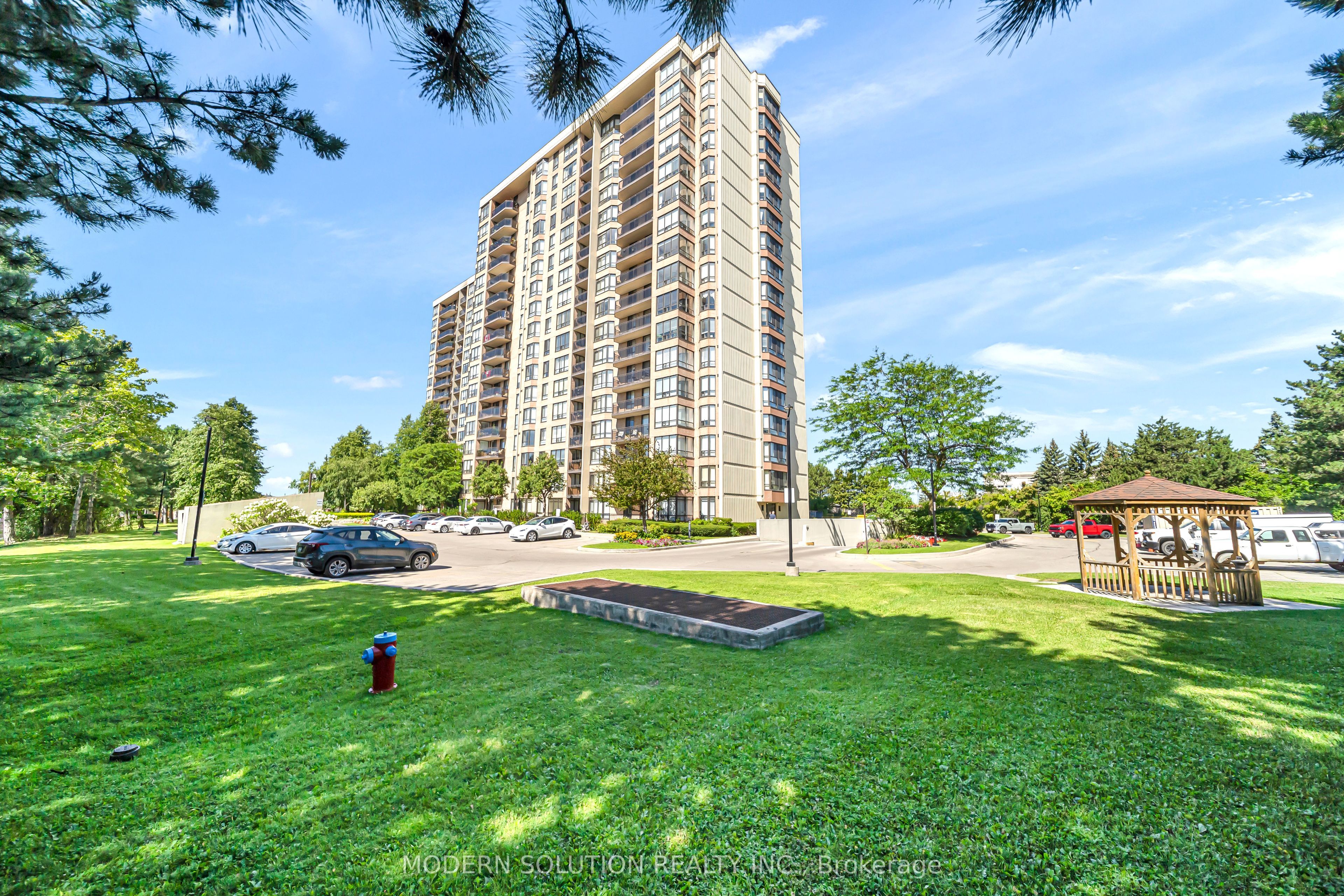 20 Cherrytree Drive 501, Brampton, ON L6Y 3V1 photo 2